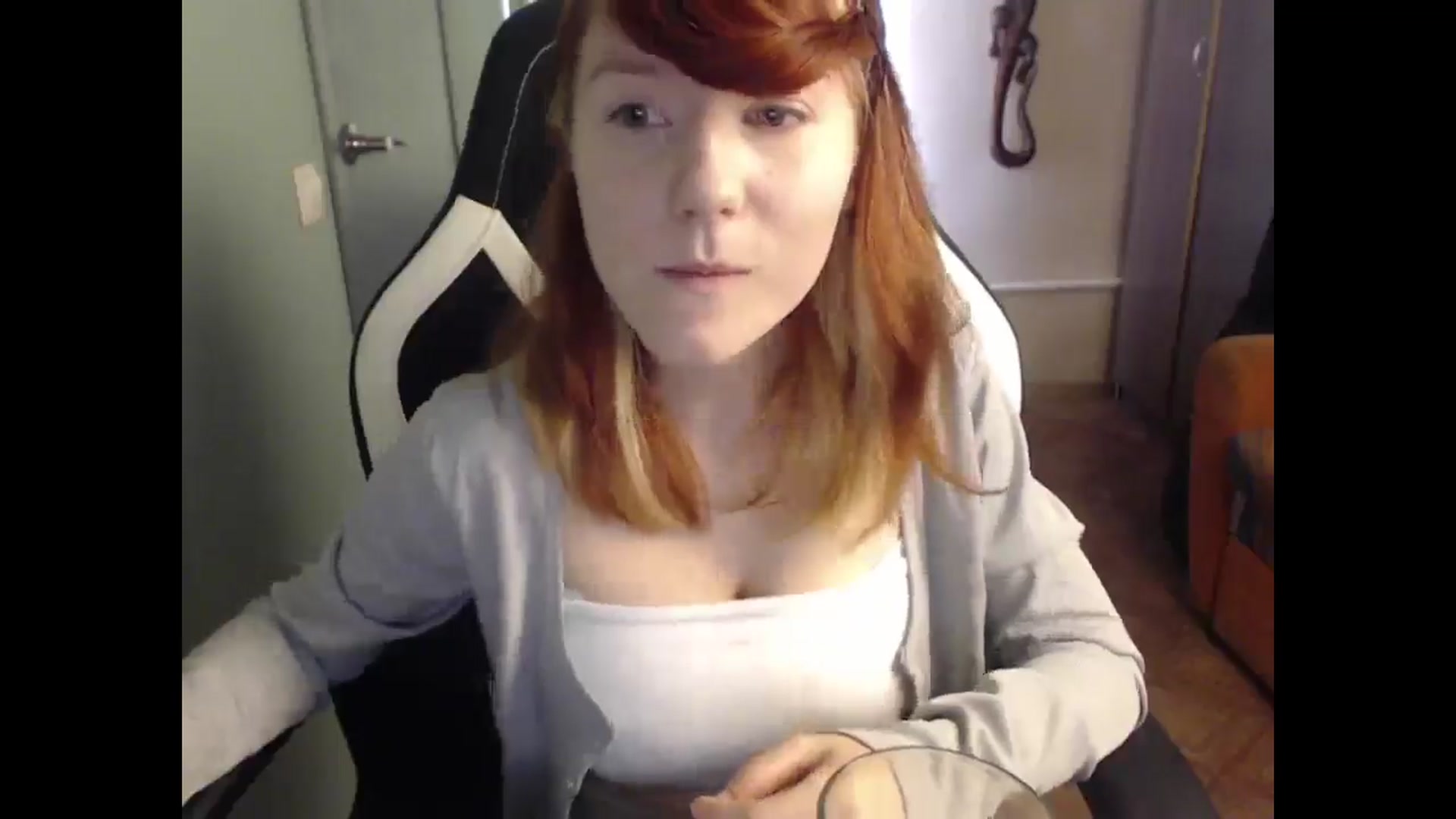 Gallery image thumbnail from NikiFoks18's myfreecams stream on, 04/08/2025, 02:51 image 9 of 20