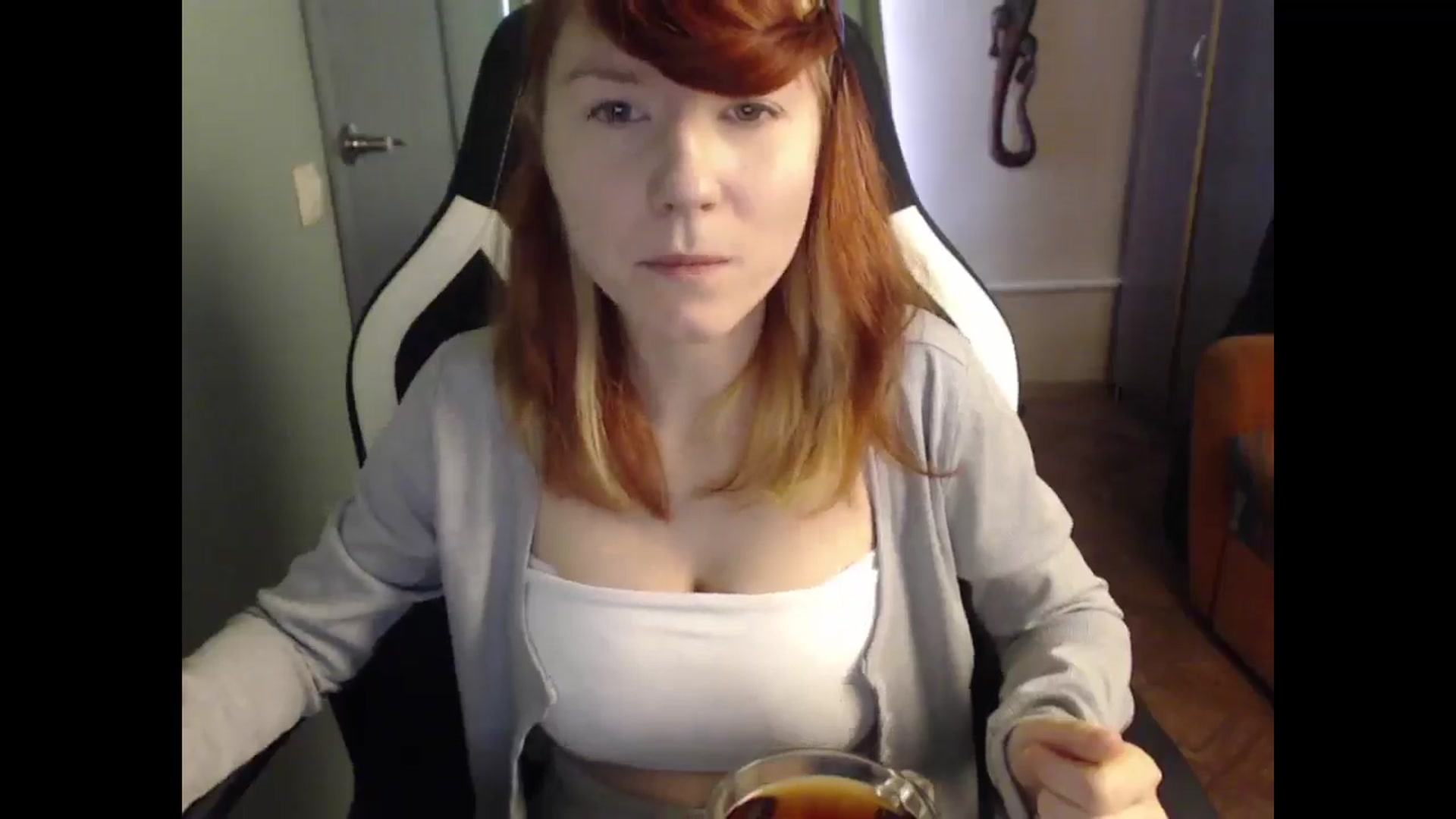 Gallery image thumbnail from NikiFoks18's myfreecams stream on, 04/08/2025, 02:51 image 12 of 20