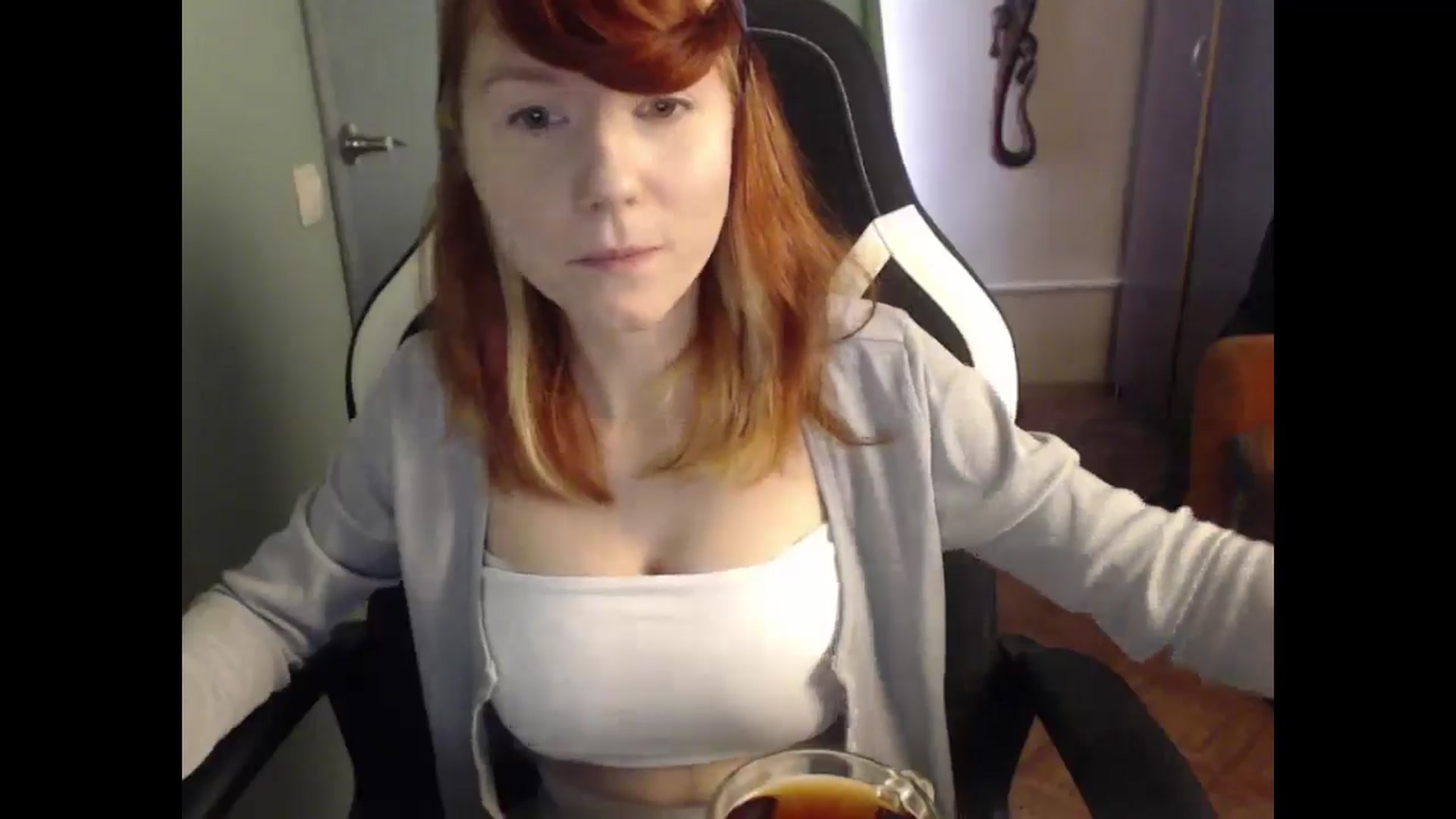 Gallery image thumbnail from NikiFoks18's myfreecams stream on, 04/08/2025, 02:51 image 14 of 20