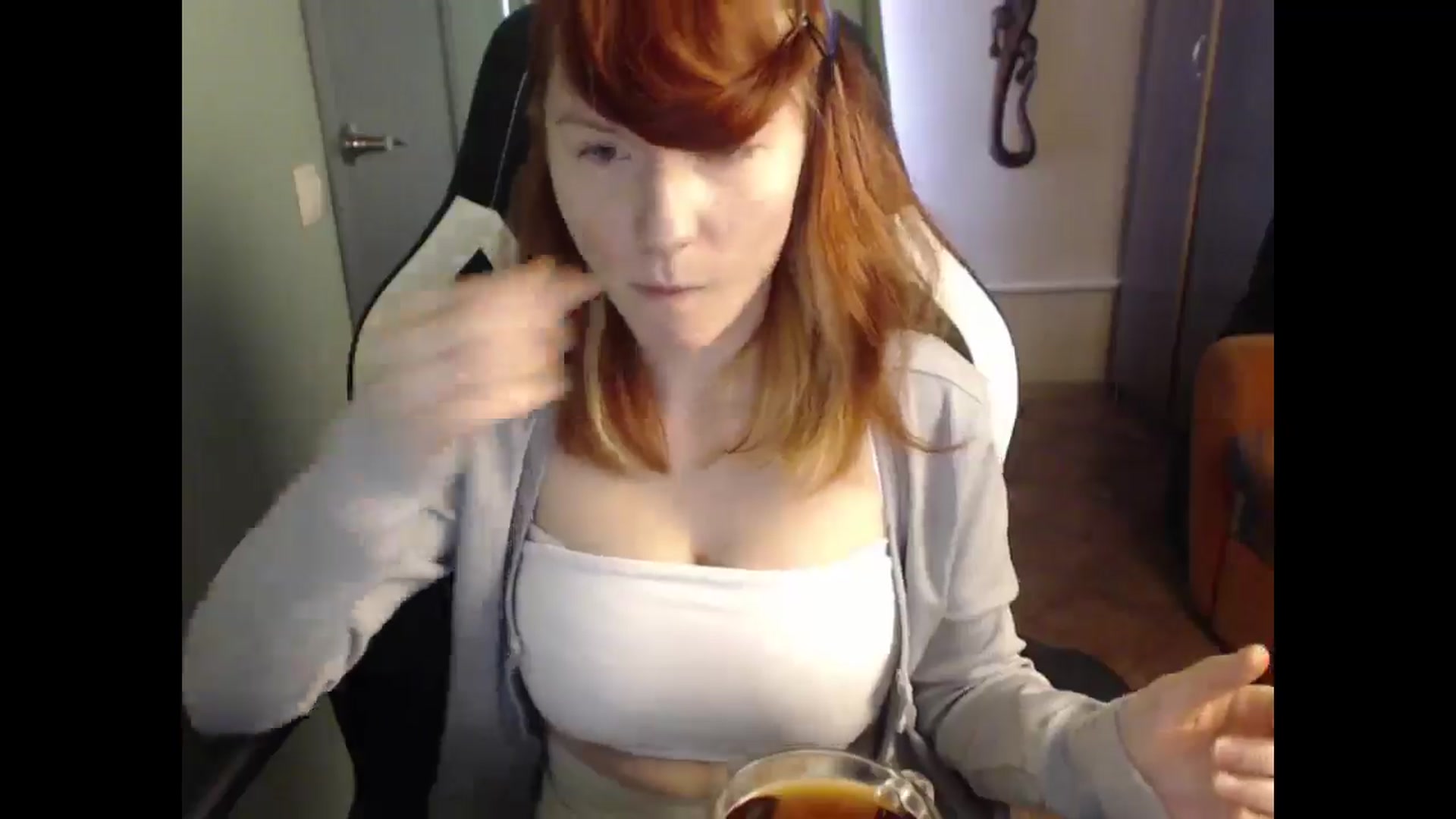 Gallery image thumbnail from NikiFoks18's myfreecams stream on, 04/08/2025, 02:51 image 13 of 20