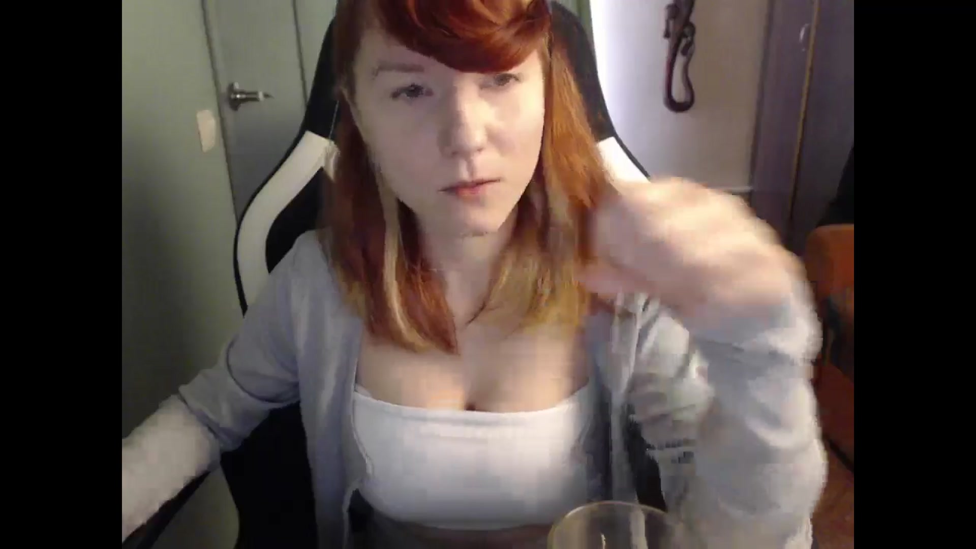 Gallery image thumbnail from NikiFoks18's myfreecams stream on, 04/08/2025, 02:51 image 8 of 20