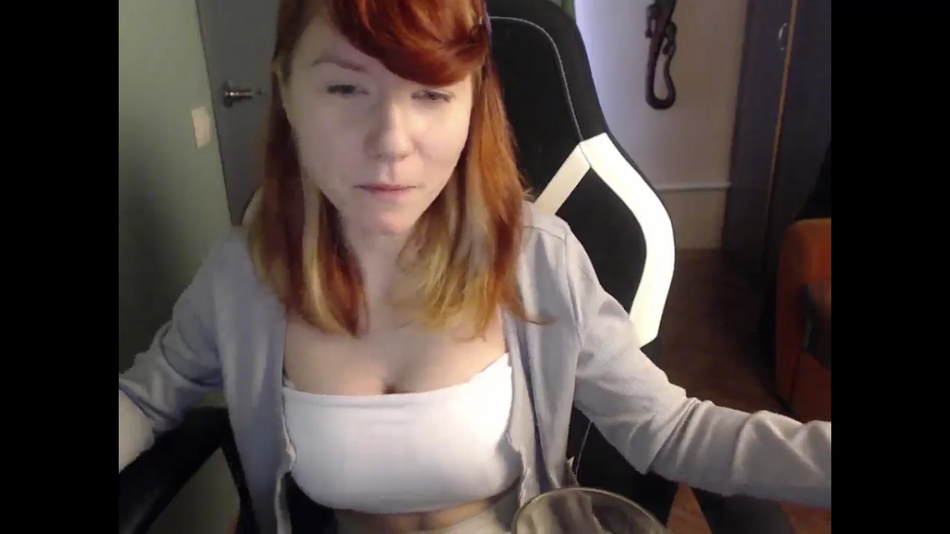 Gallery image thumbnail from NikiFoks18's myfreecams stream on, 04/08/2025, 02:51 image 3 of 20