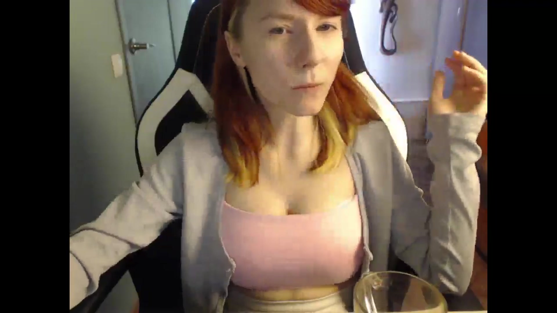 Gallery image thumbnail from NikiFoks18's myfreecams stream on, 04/08/2025, 06:40 image 10 of 20