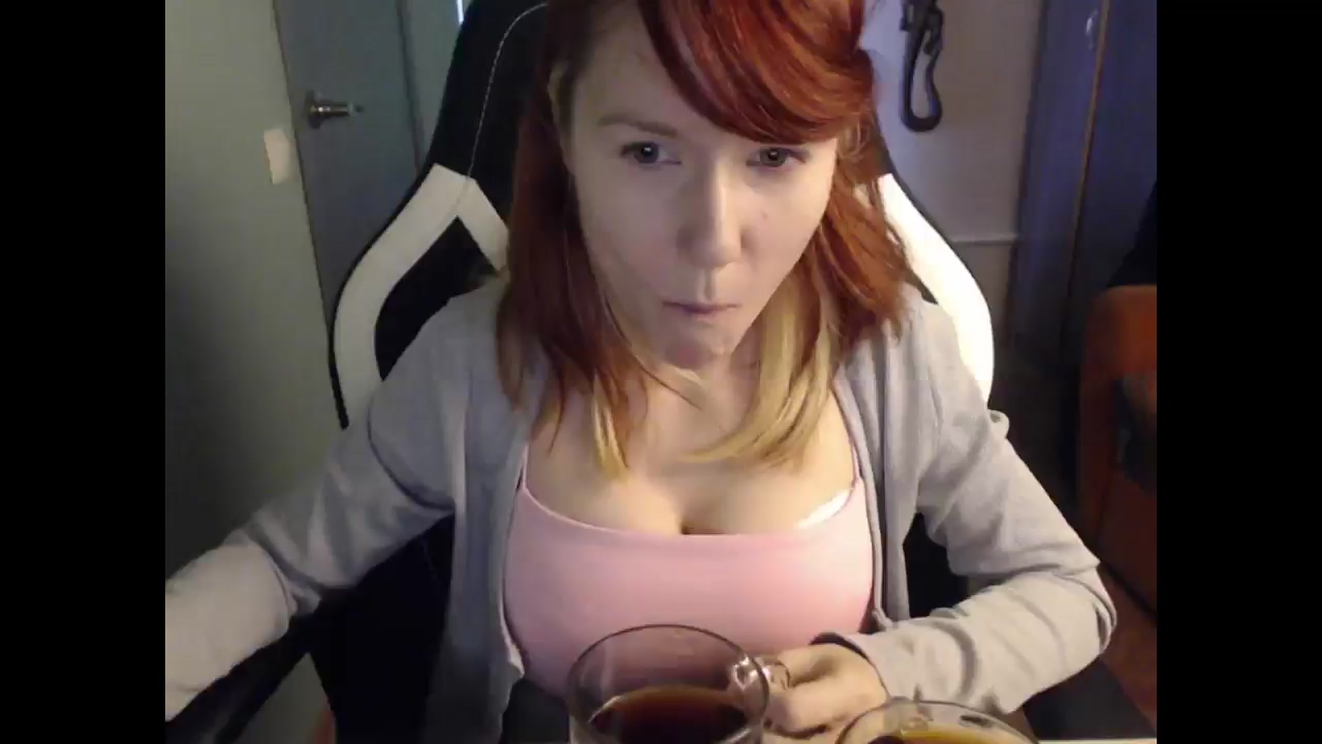 Gallery image thumbnail from NikiFoks18's myfreecams stream on, 04/08/2025, 08:53 image 1 of 20