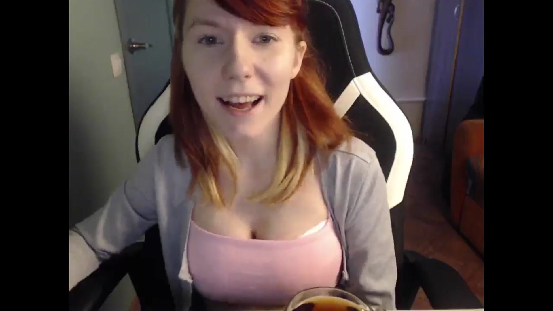 Gallery image thumbnail from NikiFoks18's myfreecams stream on, 04/08/2025, 08:53 image 6 of 20