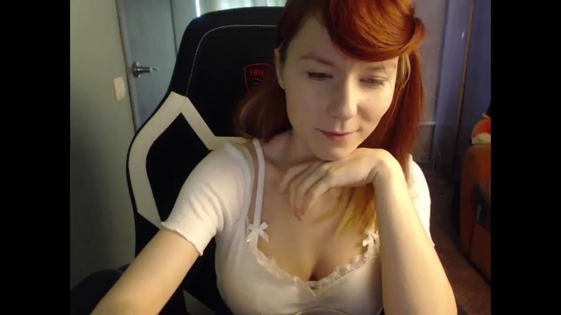 Gallery image thumbnail from NikiFoks18's myfreecams stream on, 04/10/2025, 06:53 image 1 of 20