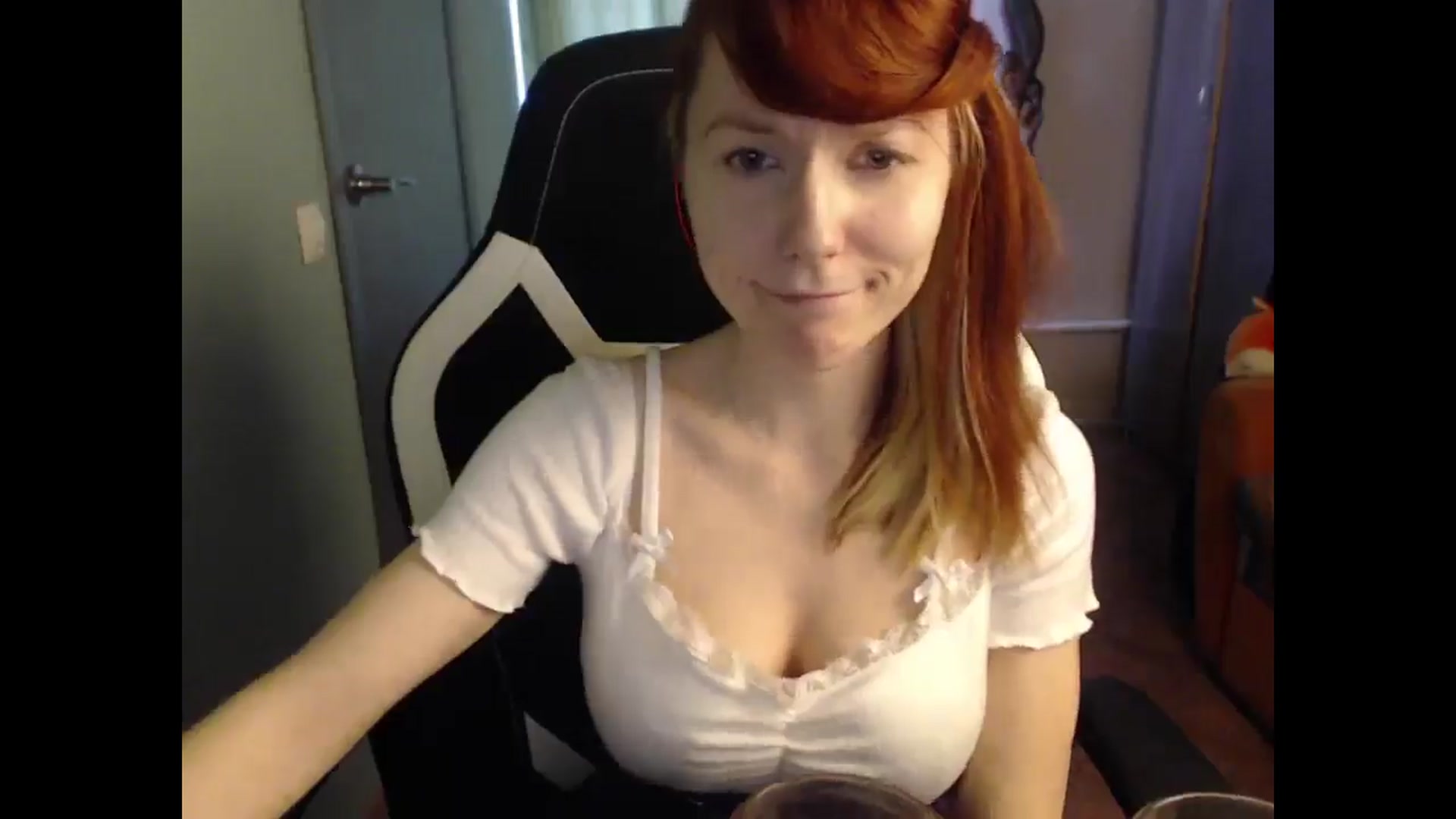 Gallery image thumbnail from NikiFoks18's myfreecams stream on, 04/10/2025, 09:41 image 3 of 20