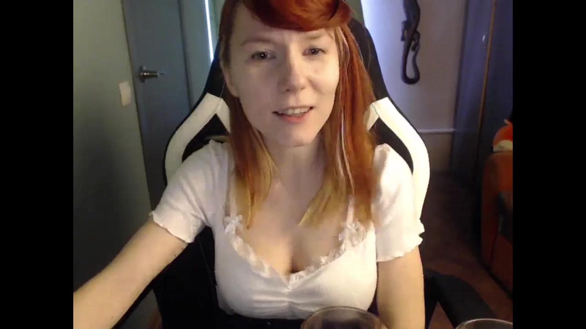 Gallery image thumbnail from NikiFoks18's myfreecams stream on, 04/10/2025, 09:41 image 2 of 20