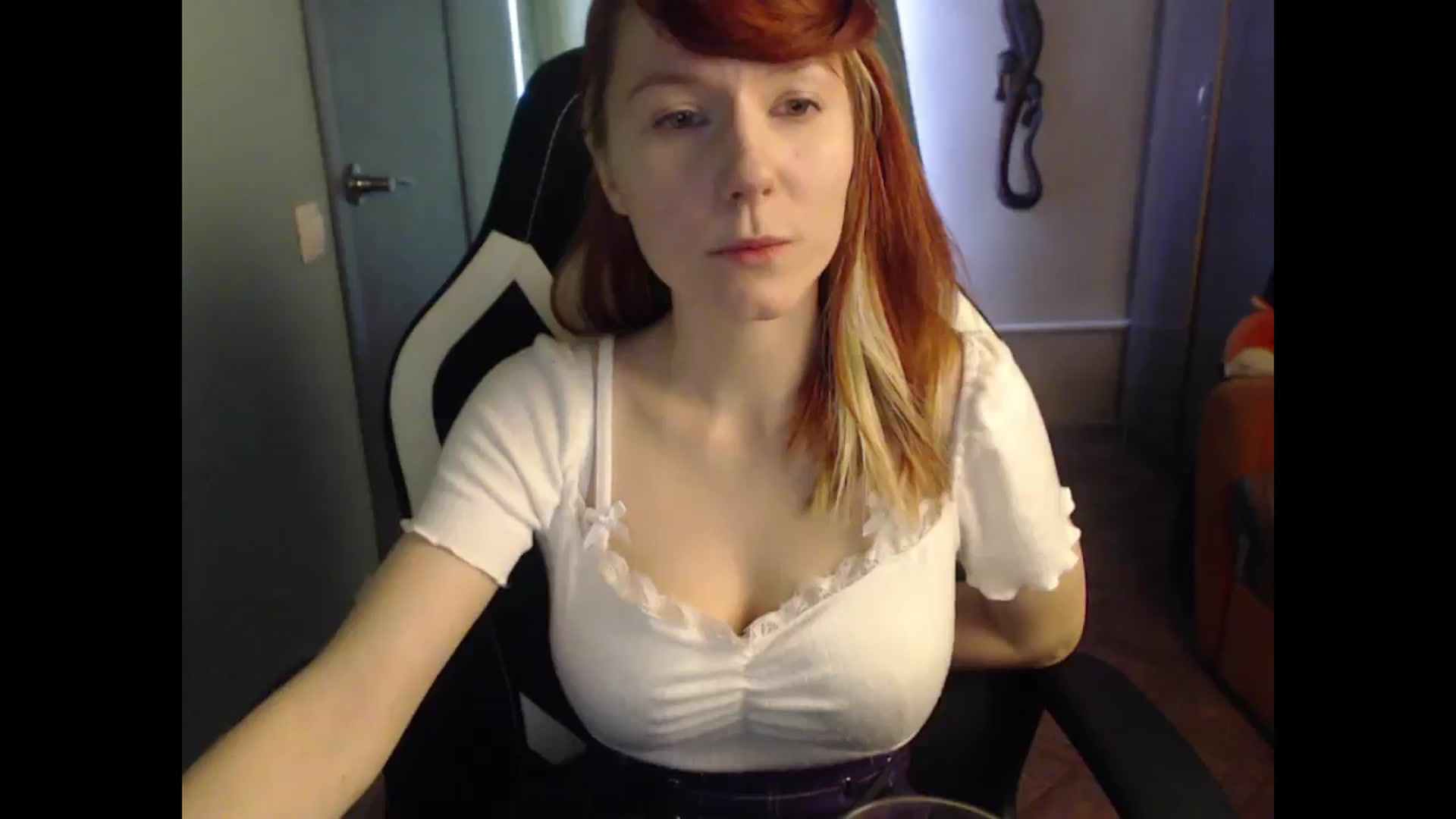 Gallery image thumbnail from NikiFoks18's myfreecams stream on, 04/10/2025, 09:41 image 11 of 20