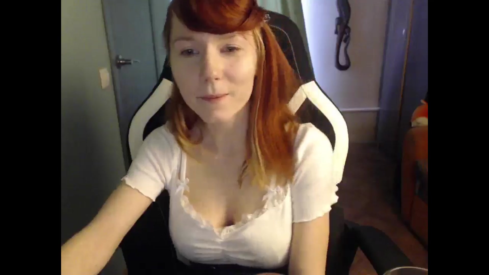 Gallery image thumbnail from NikiFoks18's myfreecams stream on, 04/10/2025, 09:41 image 6 of 20