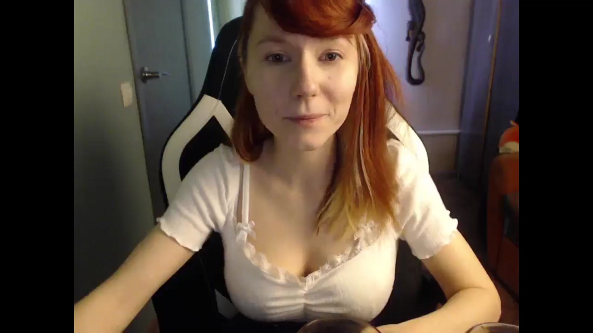 Gallery image thumbnail from NikiFoks18's myfreecams stream on, 04/10/2025, 09:41 image 4 of 20