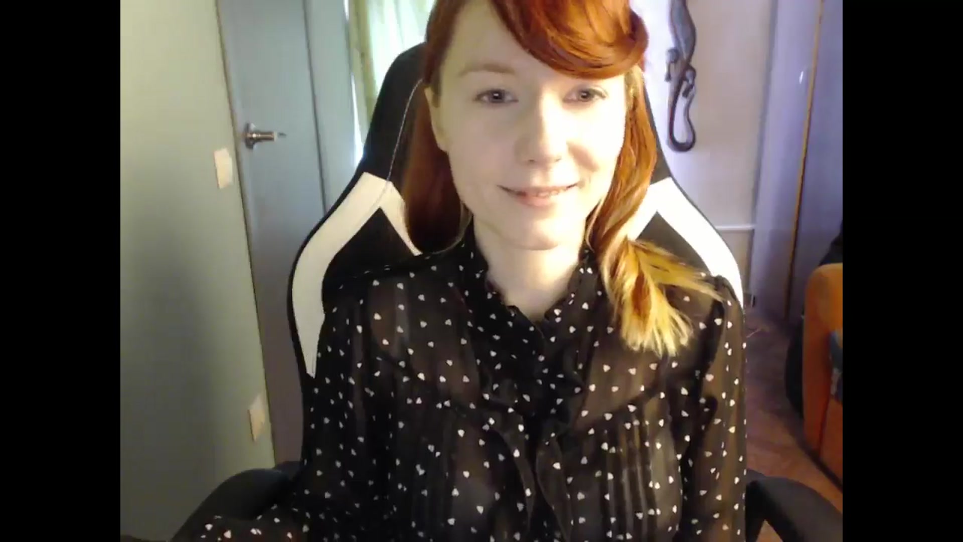 Gallery image thumbnail from NikiFoks18's myfreecams stream on, 04/11/2025, 06:45 image 12 of 20