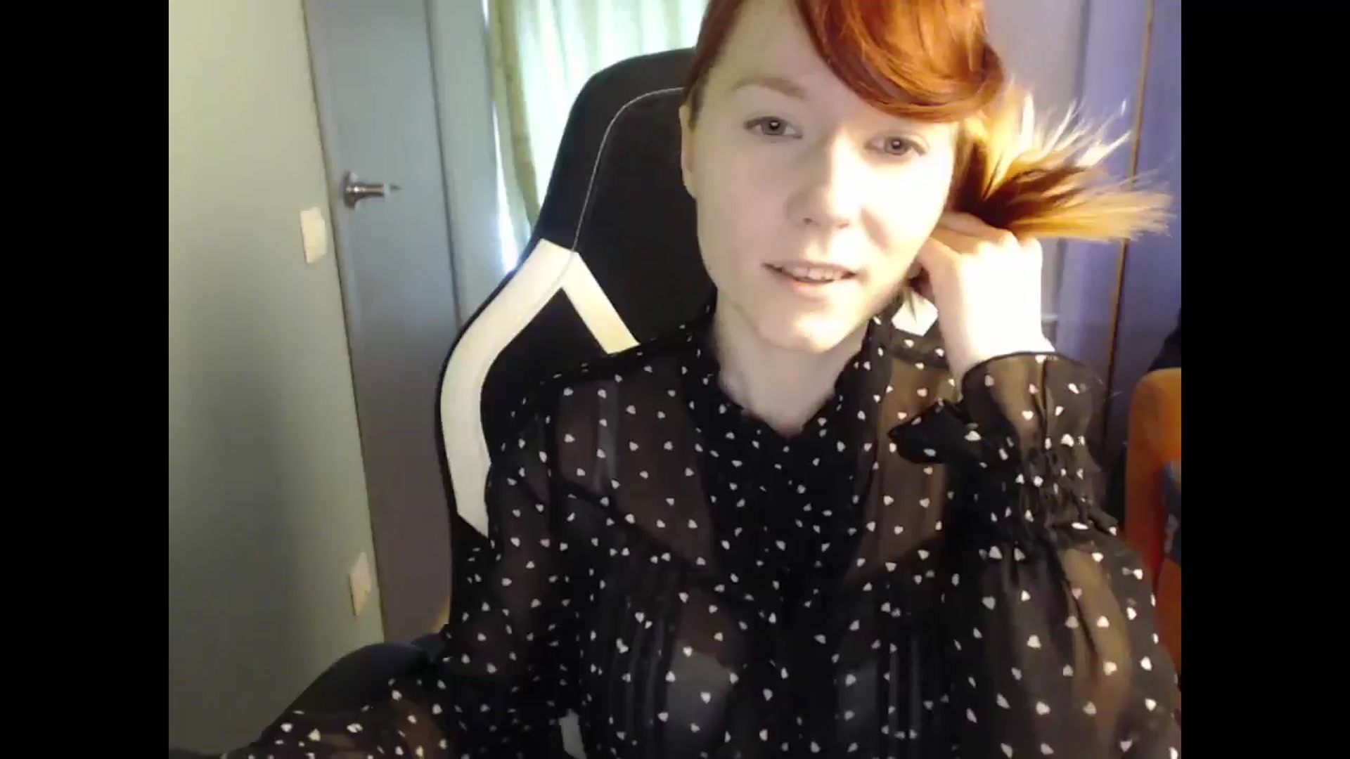 Gallery image thumbnail from NikiFoks18's myfreecams stream on, 04/11/2025, 06:45 image 6 of 20