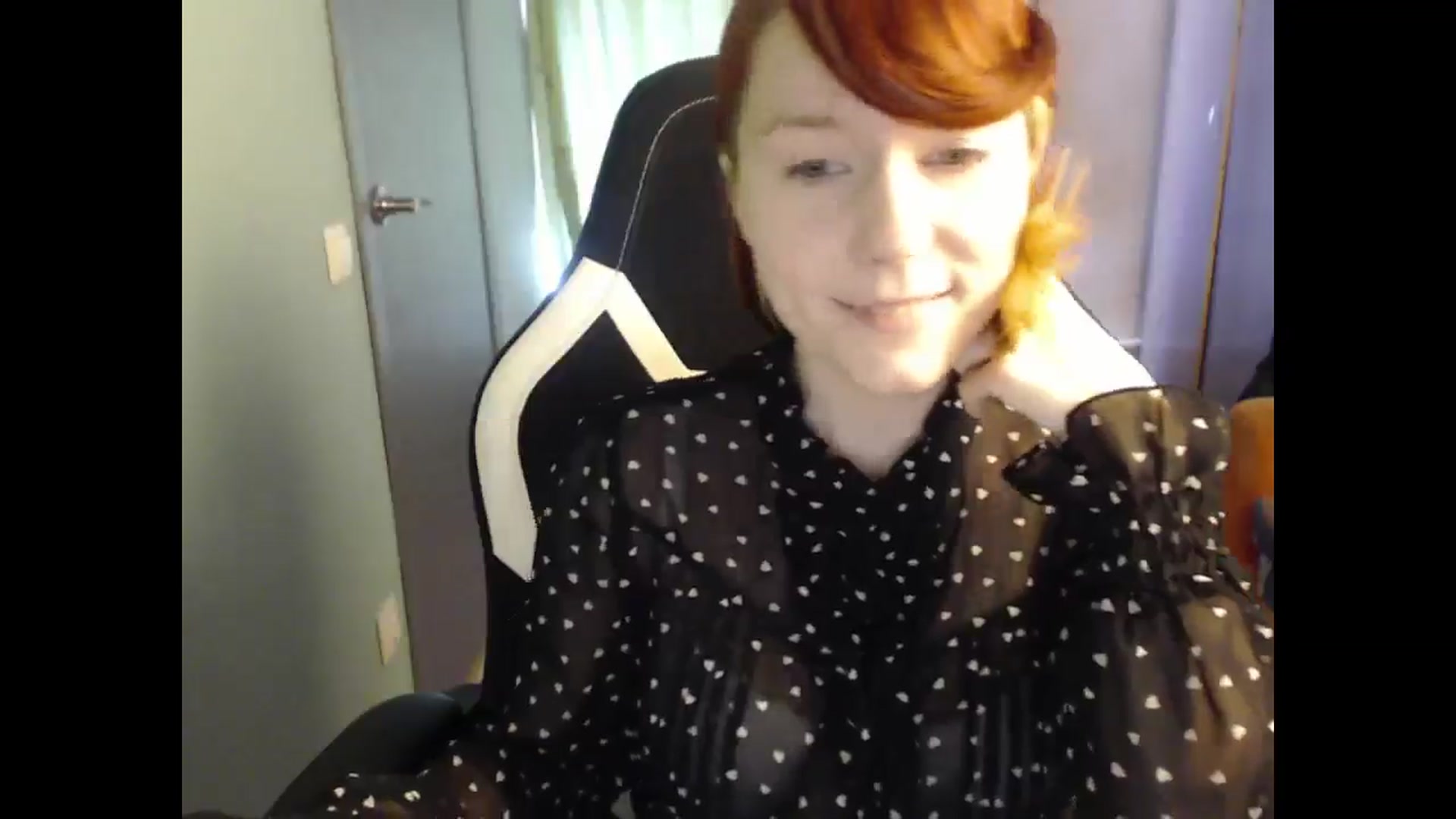 Gallery image thumbnail from NikiFoks18's myfreecams stream on, 04/11/2025, 06:45 image 8 of 20