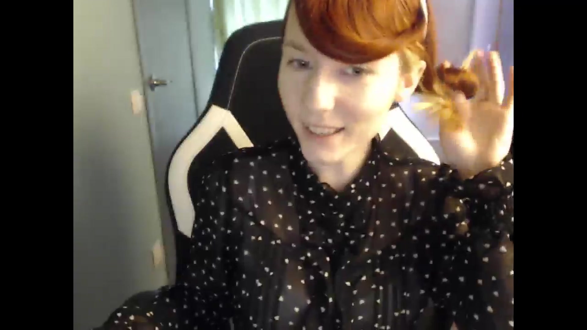 Gallery image thumbnail from NikiFoks18's myfreecams stream on, 04/11/2025, 06:45 image 10 of 20