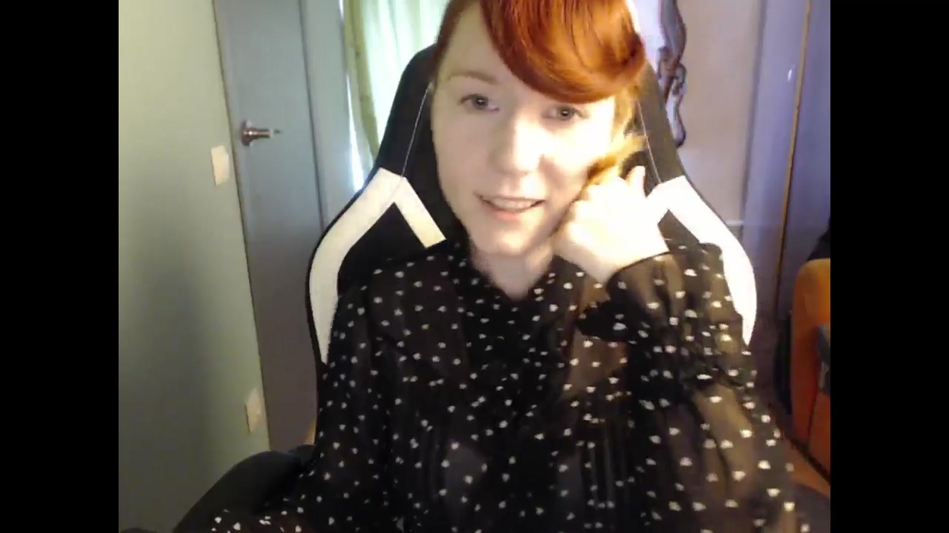Gallery image thumbnail from NikiFoks18's myfreecams stream on, 04/11/2025, 06:45 image 5 of 20