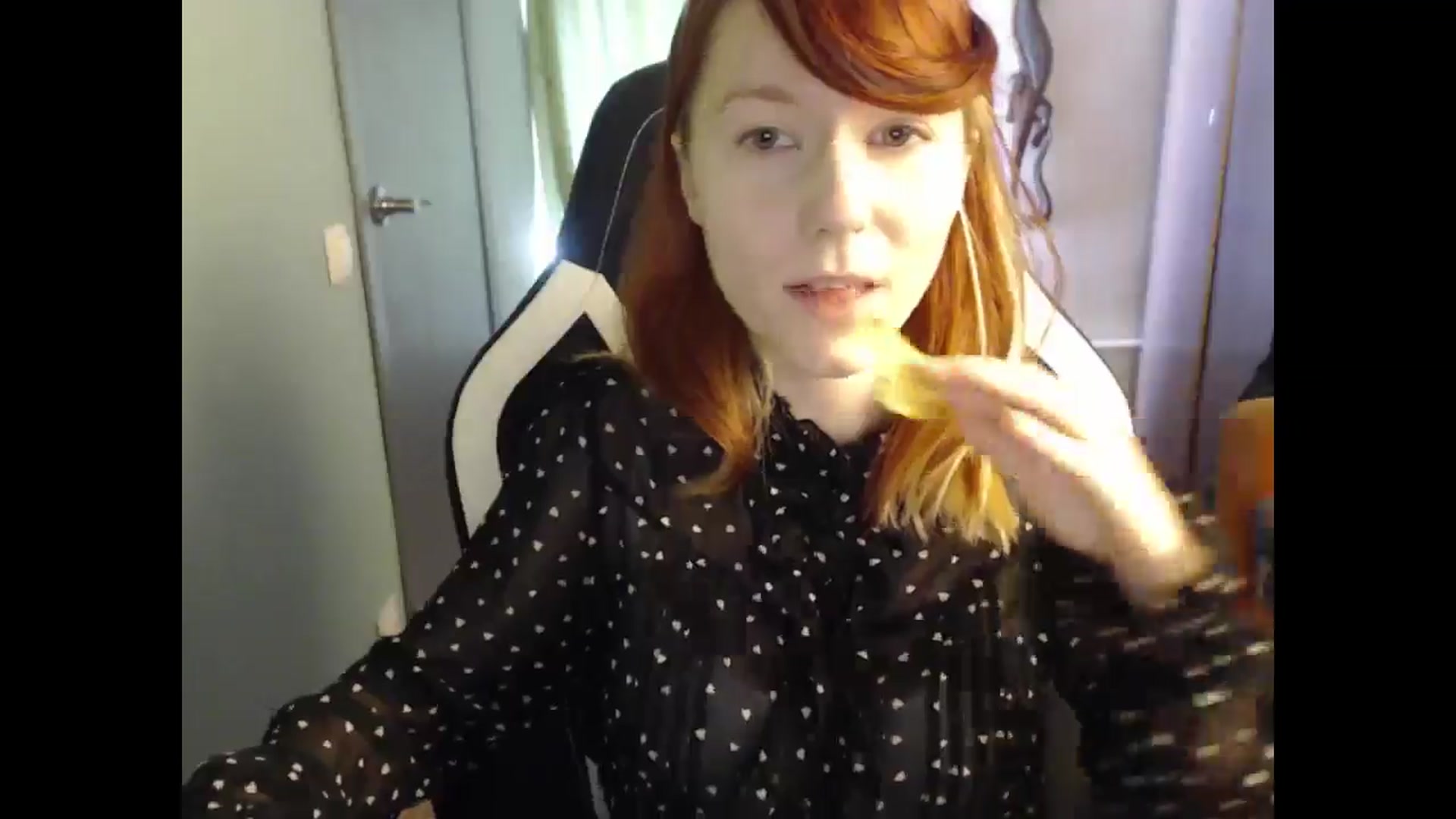 Gallery image thumbnail from NikiFoks18's myfreecams stream on, 04/11/2025, 06:45 image 19 of 20
