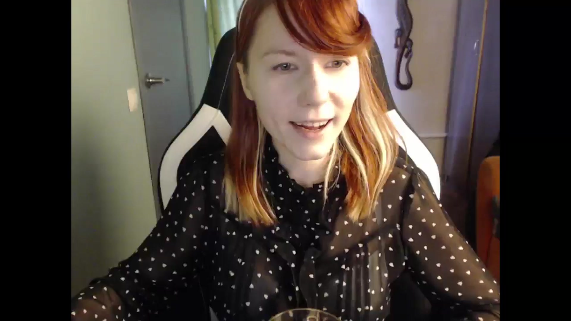 Gallery image thumbnail from NikiFoks18's myfreecams stream on, 04/11/2025, 09:06 image 2 of 20
