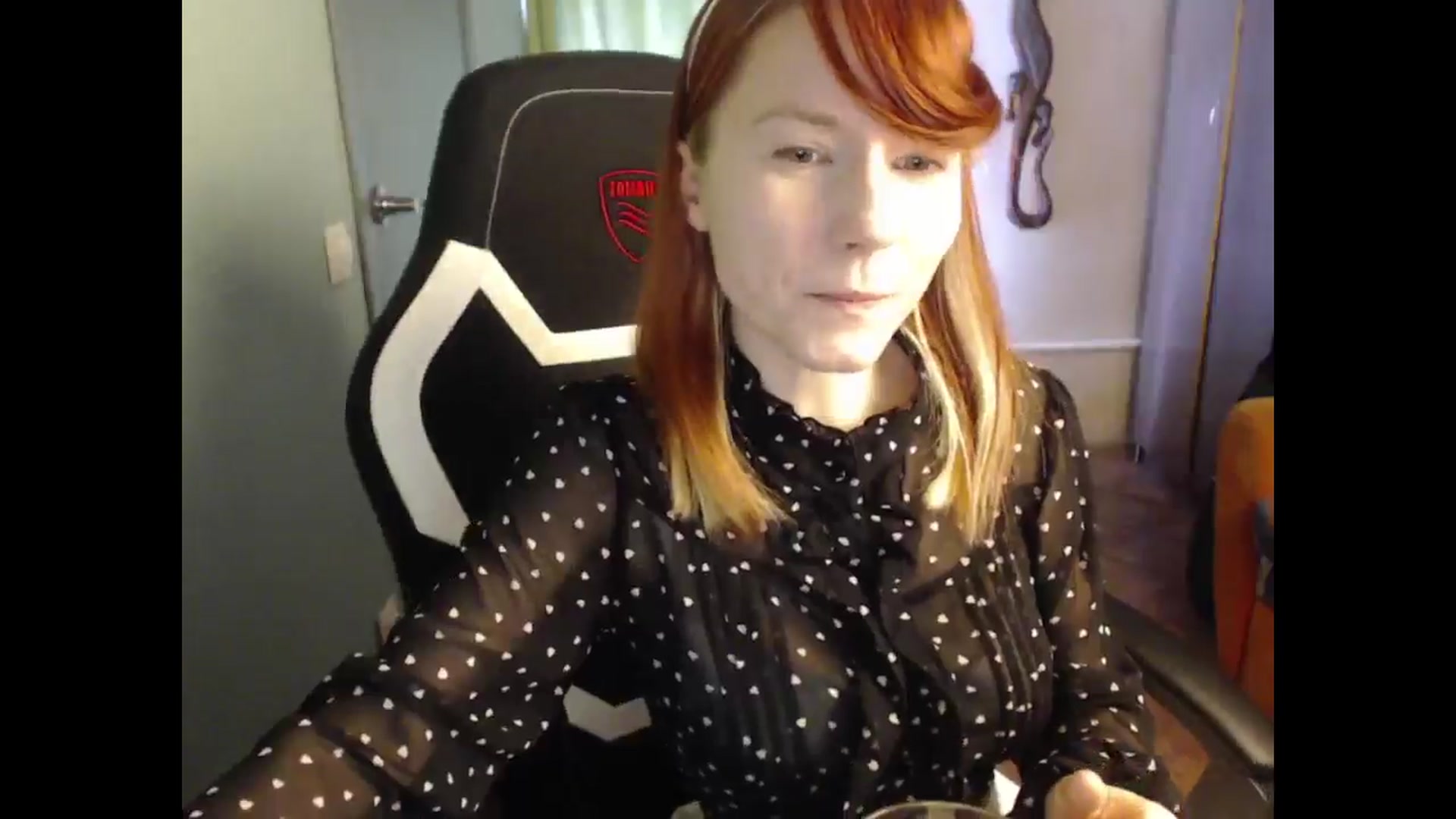 Gallery image thumbnail from NikiFoks18's myfreecams stream on, 04/11/2025, 09:06 image 10 of 20