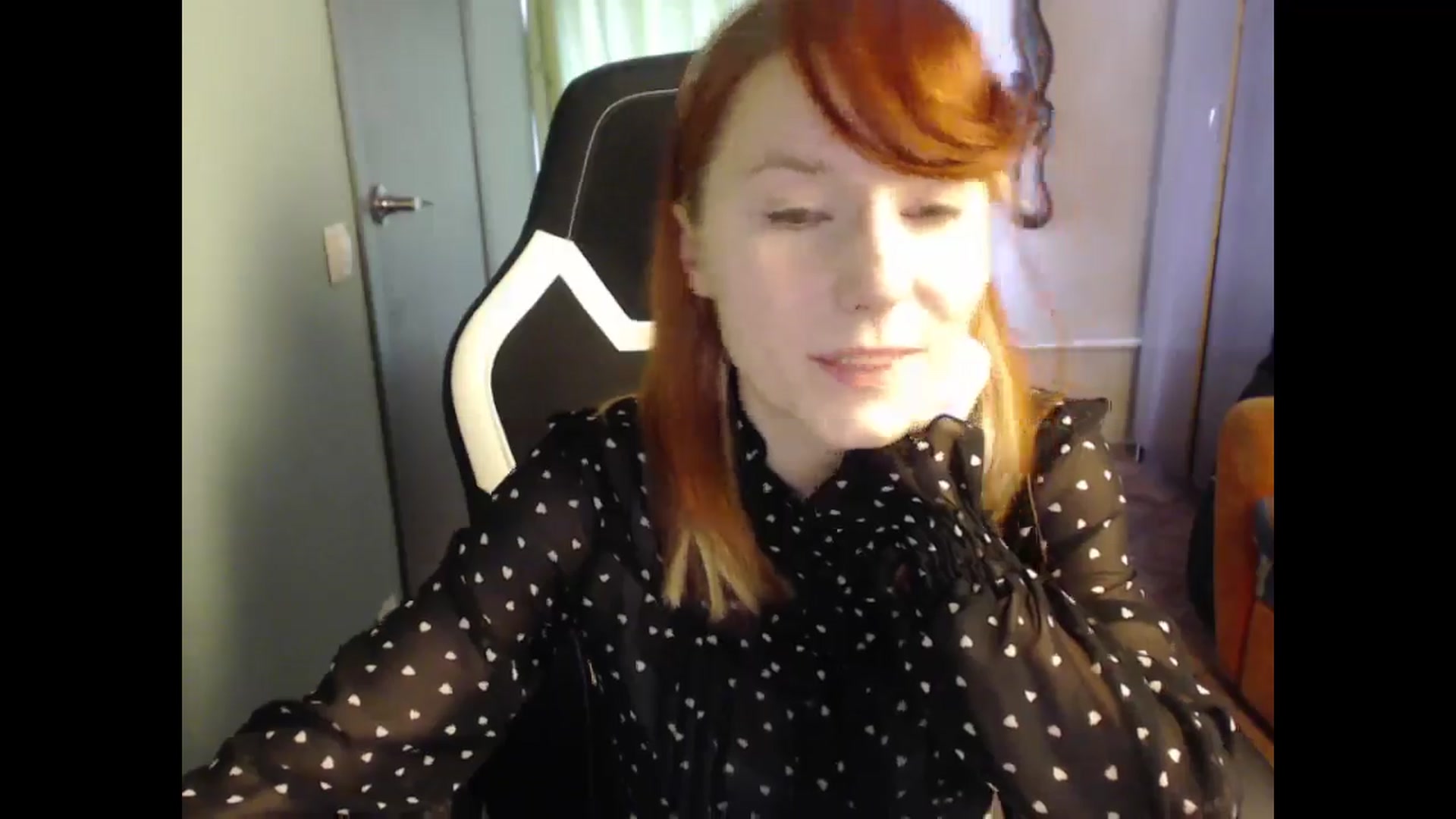 Gallery image thumbnail from NikiFoks18's myfreecams stream on, 04/11/2025, 09:06 image 16 of 20