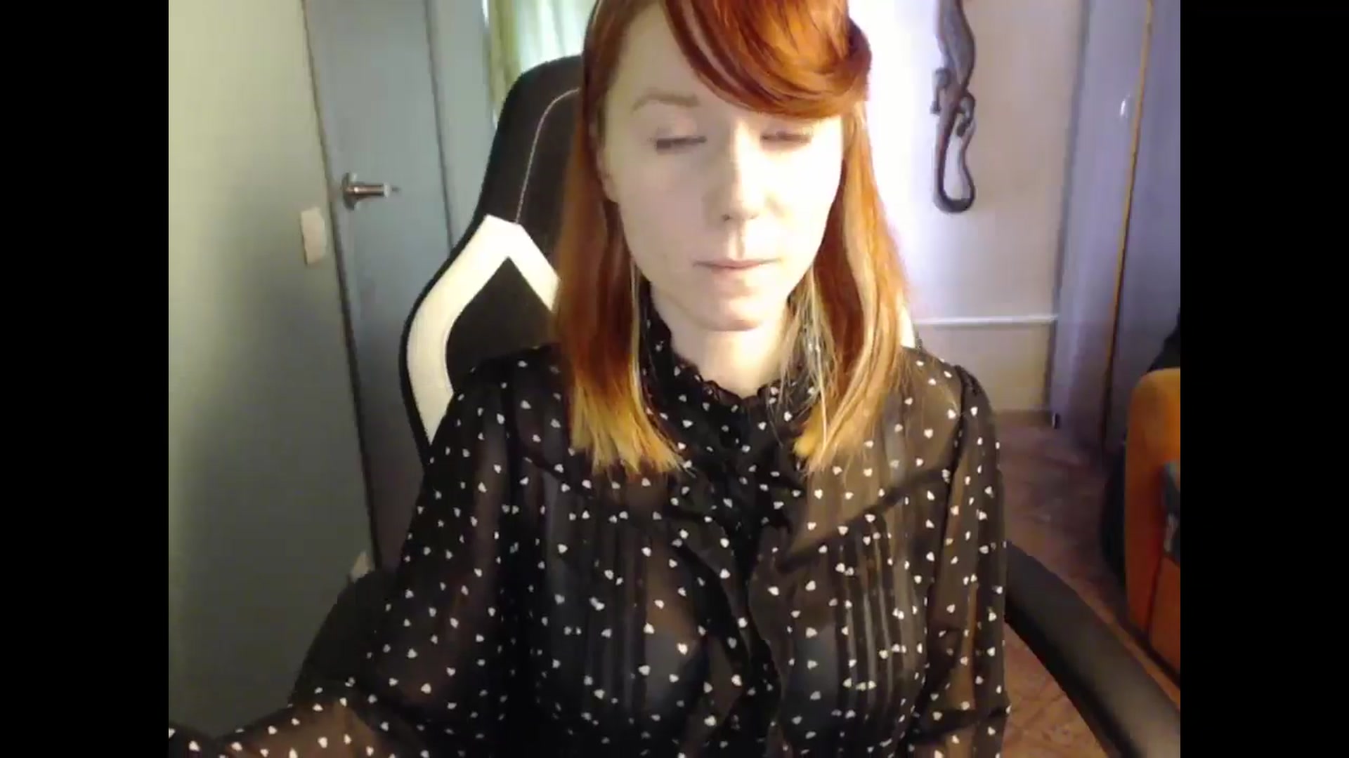 Gallery image thumbnail from NikiFoks18's myfreecams stream on, 04/11/2025, 09:06 image 14 of 20