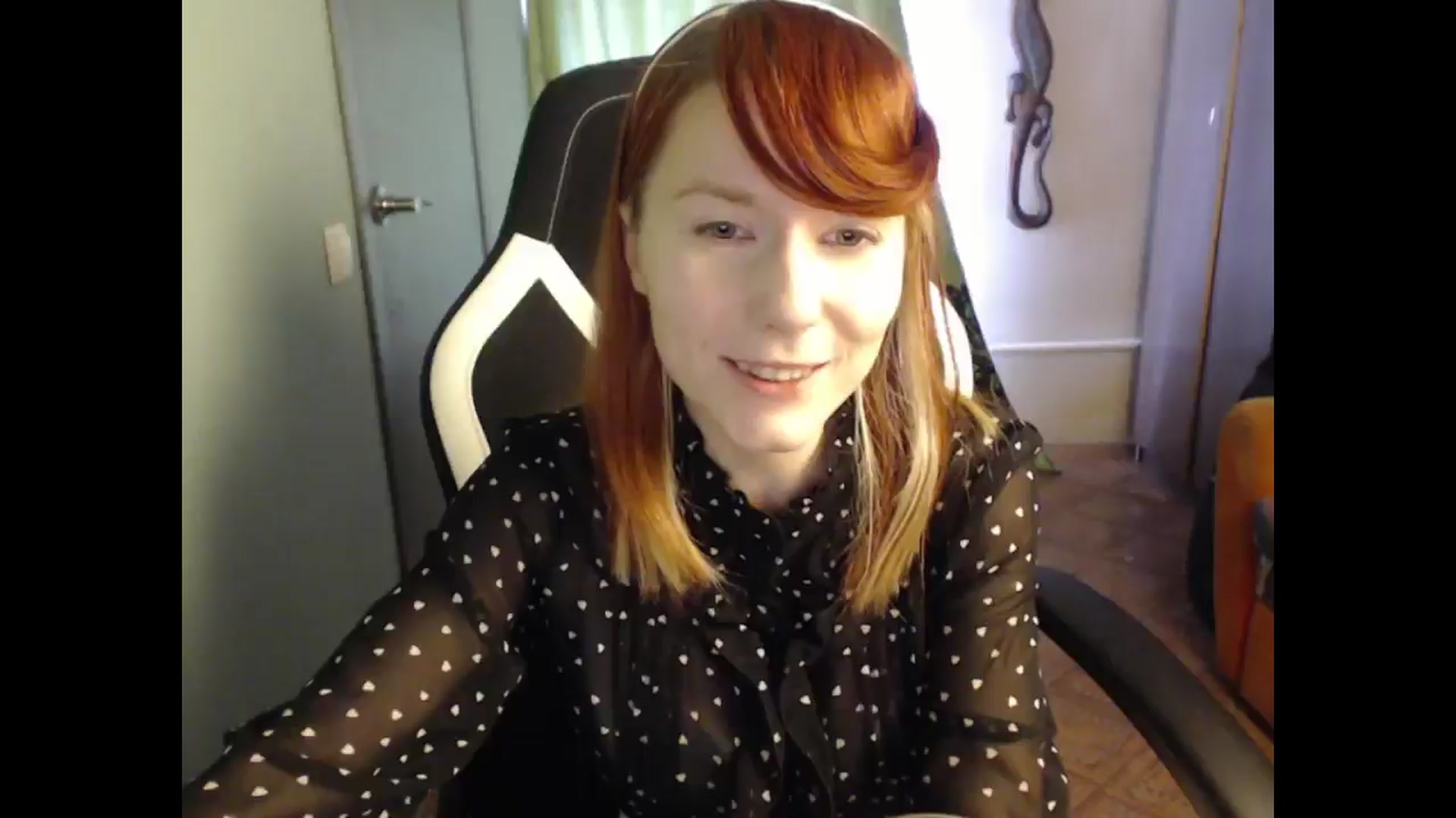 Gallery image thumbnail from NikiFoks18's myfreecams stream on, 04/11/2025, 09:06 image 17 of 20