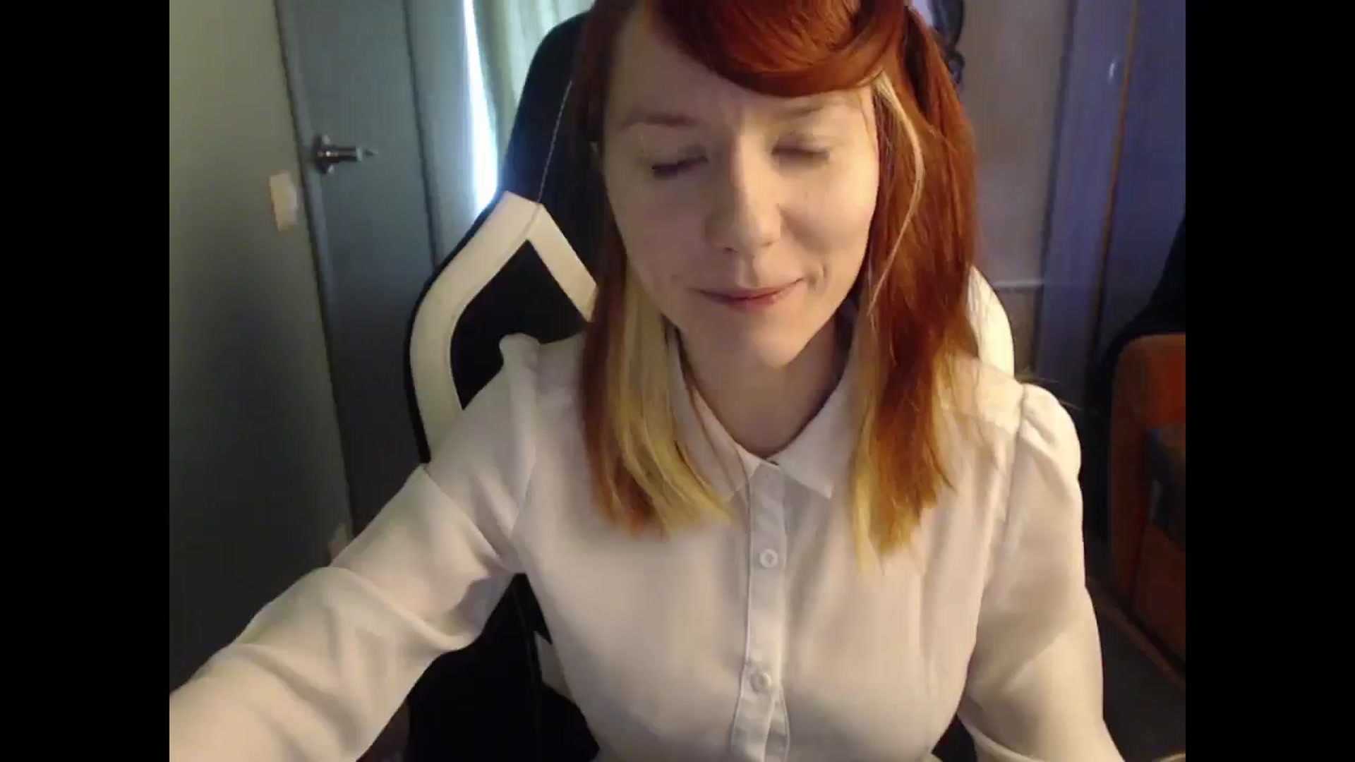 Gallery image thumbnail from NikiFoks18's myfreecams stream on, 04/14/2025, 06:39 image 10 of 20