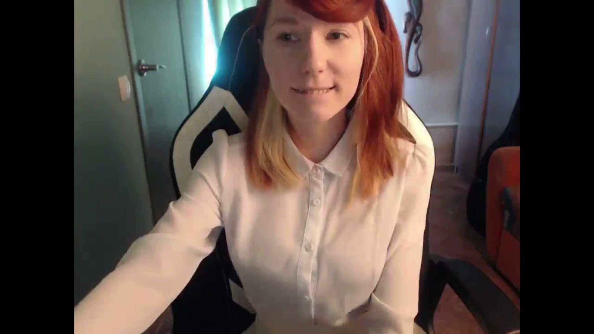 Gallery image thumbnail from NikiFoks18's myfreecams stream on, 04/14/2025, 06:39 image 6 of 20