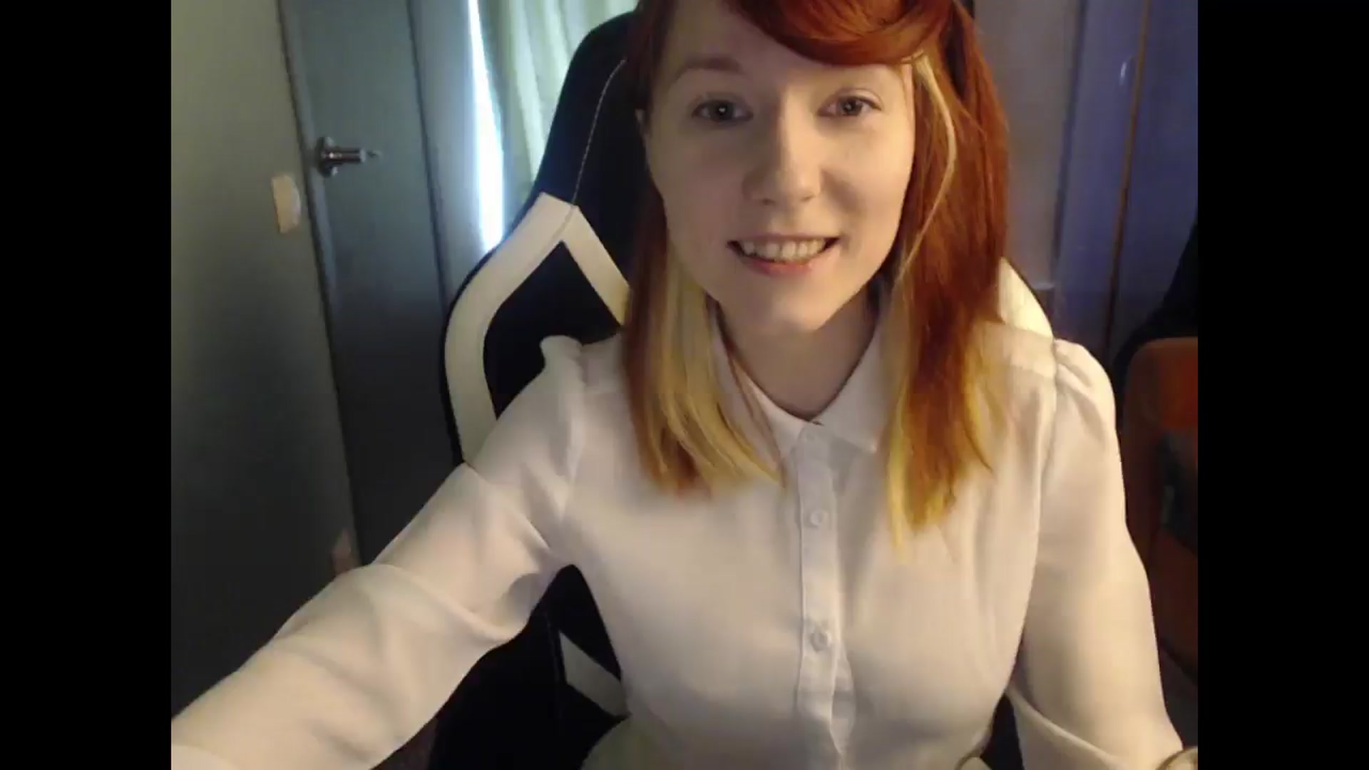 Gallery image thumbnail from NikiFoks18's myfreecams stream on, 04/14/2025, 06:39 image 12 of 20