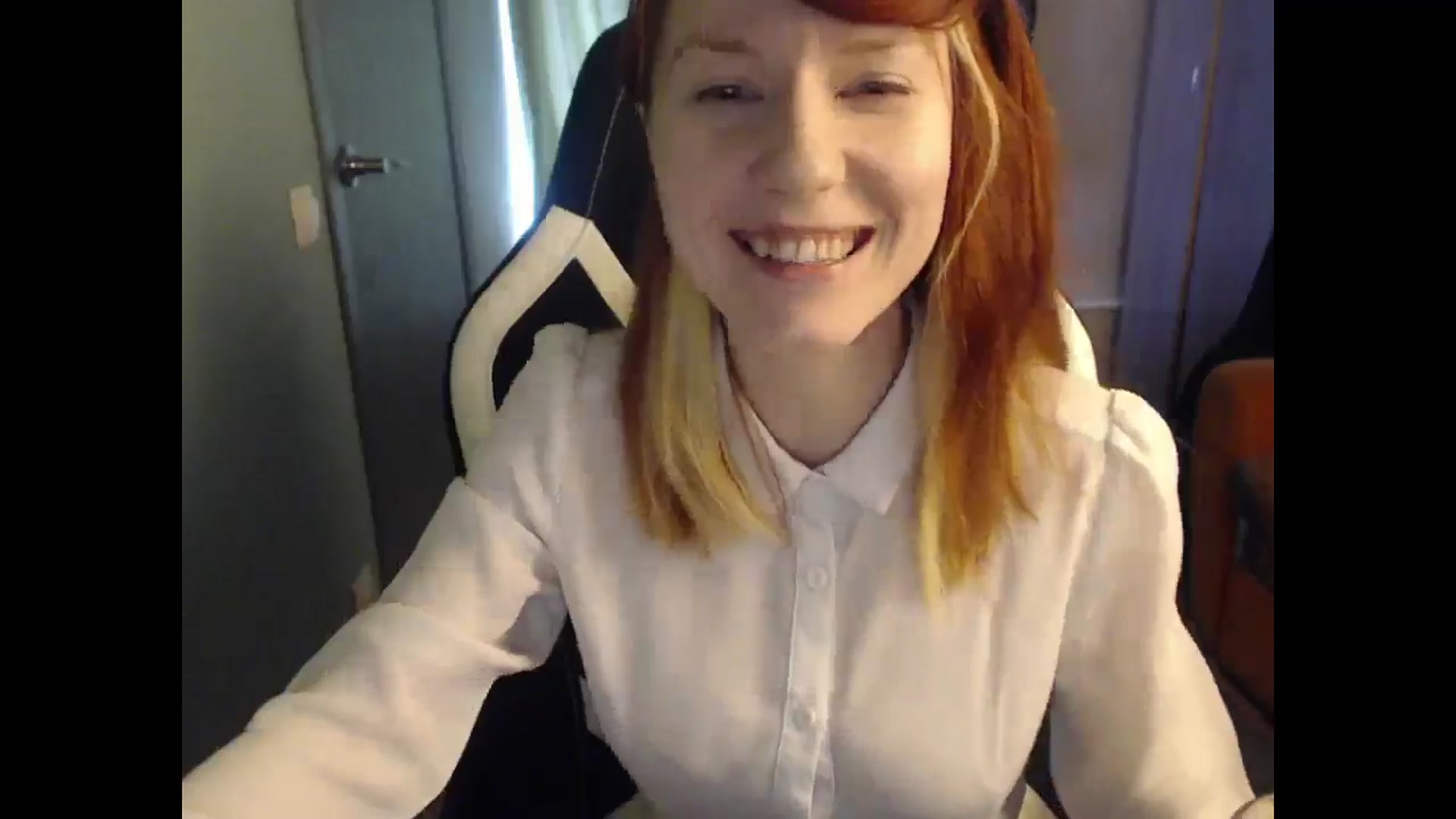 Gallery image thumbnail from NikiFoks18's myfreecams stream on, 04/14/2025, 06:39 image 11 of 20
