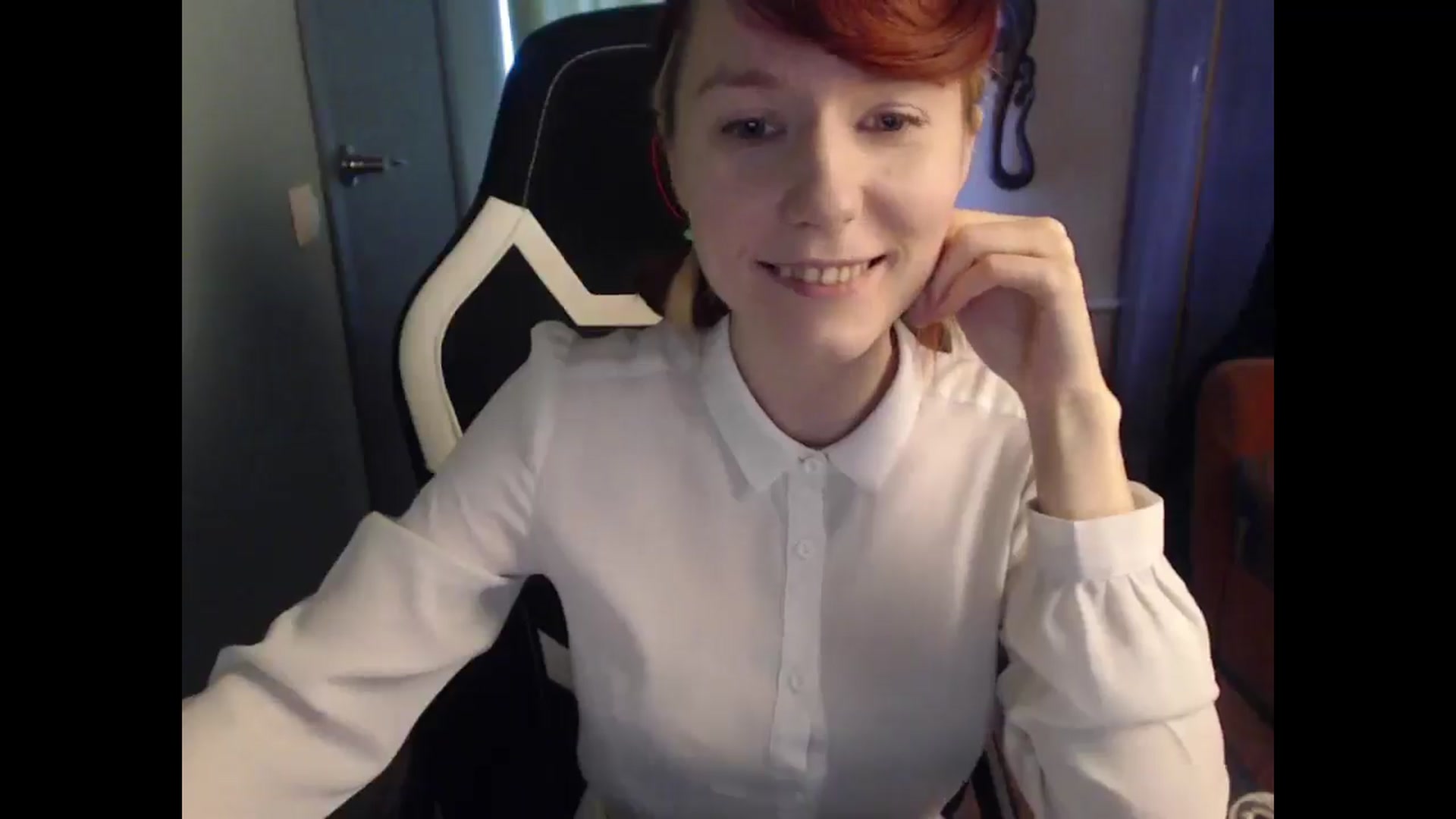 Gallery image thumbnail from NikiFoks18's myfreecams stream on, 04/14/2025, 08:40 image 16 of 20