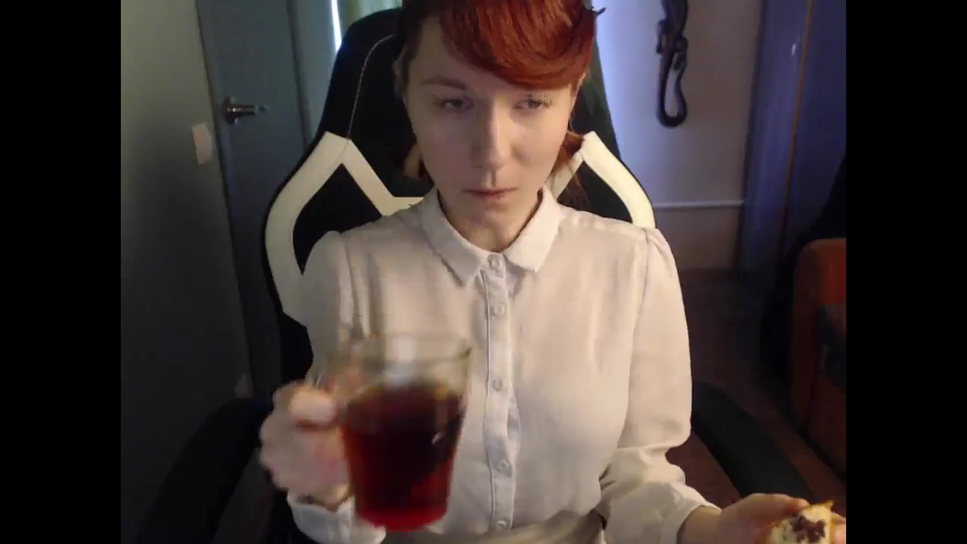 Gallery image thumbnail from NikiFoks18's myfreecams stream on, 04/14/2025, 08:40 image 10 of 20