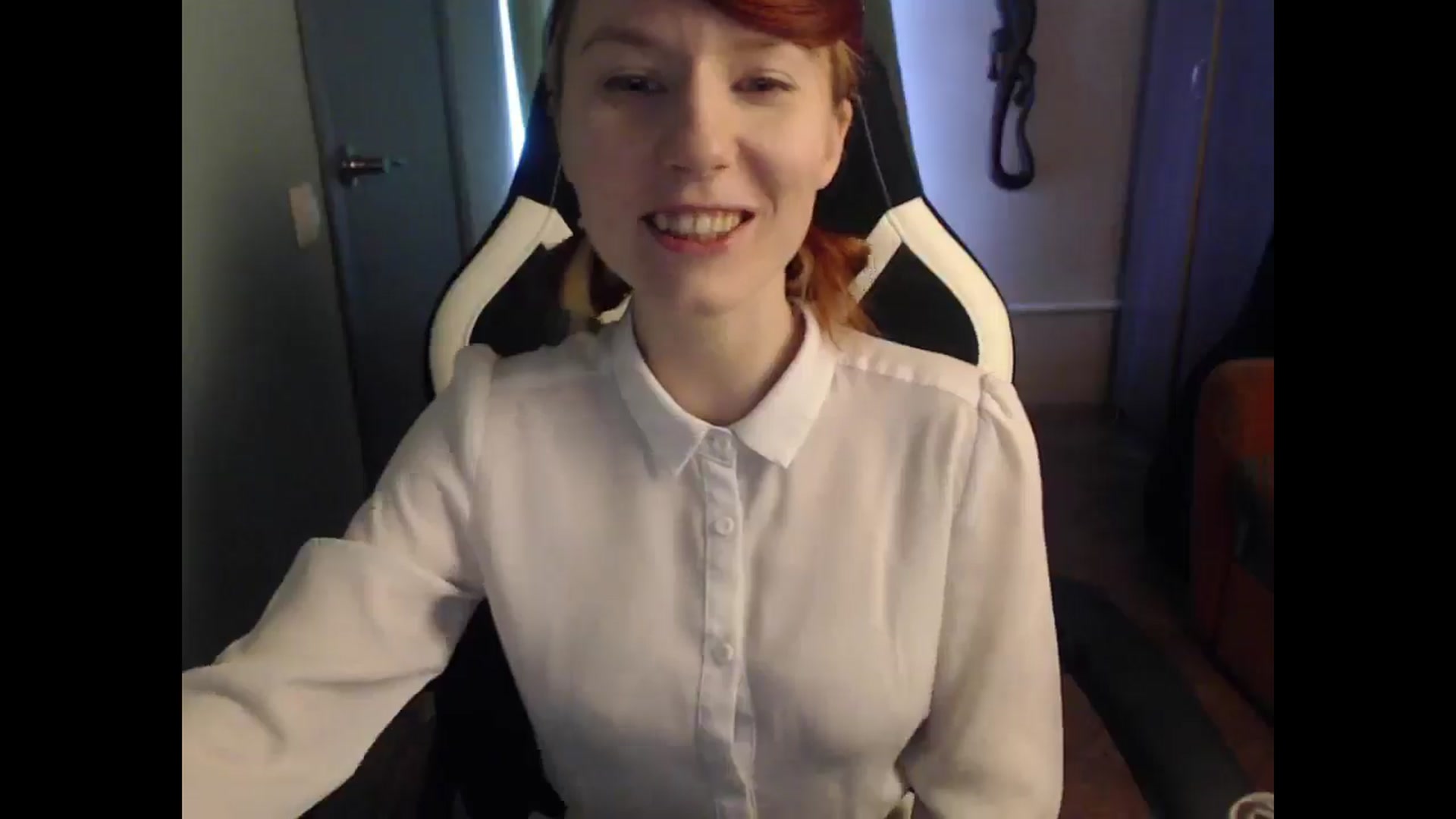 Gallery image thumbnail from NikiFoks18's myfreecams stream on, 04/14/2025, 08:40 image 17 of 20