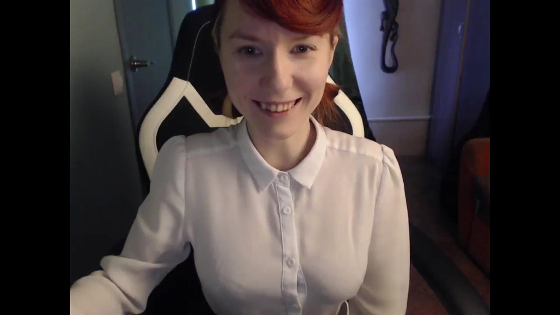 Gallery image thumbnail from NikiFoks18's myfreecams stream on, 04/14/2025, 08:40 image 12 of 20