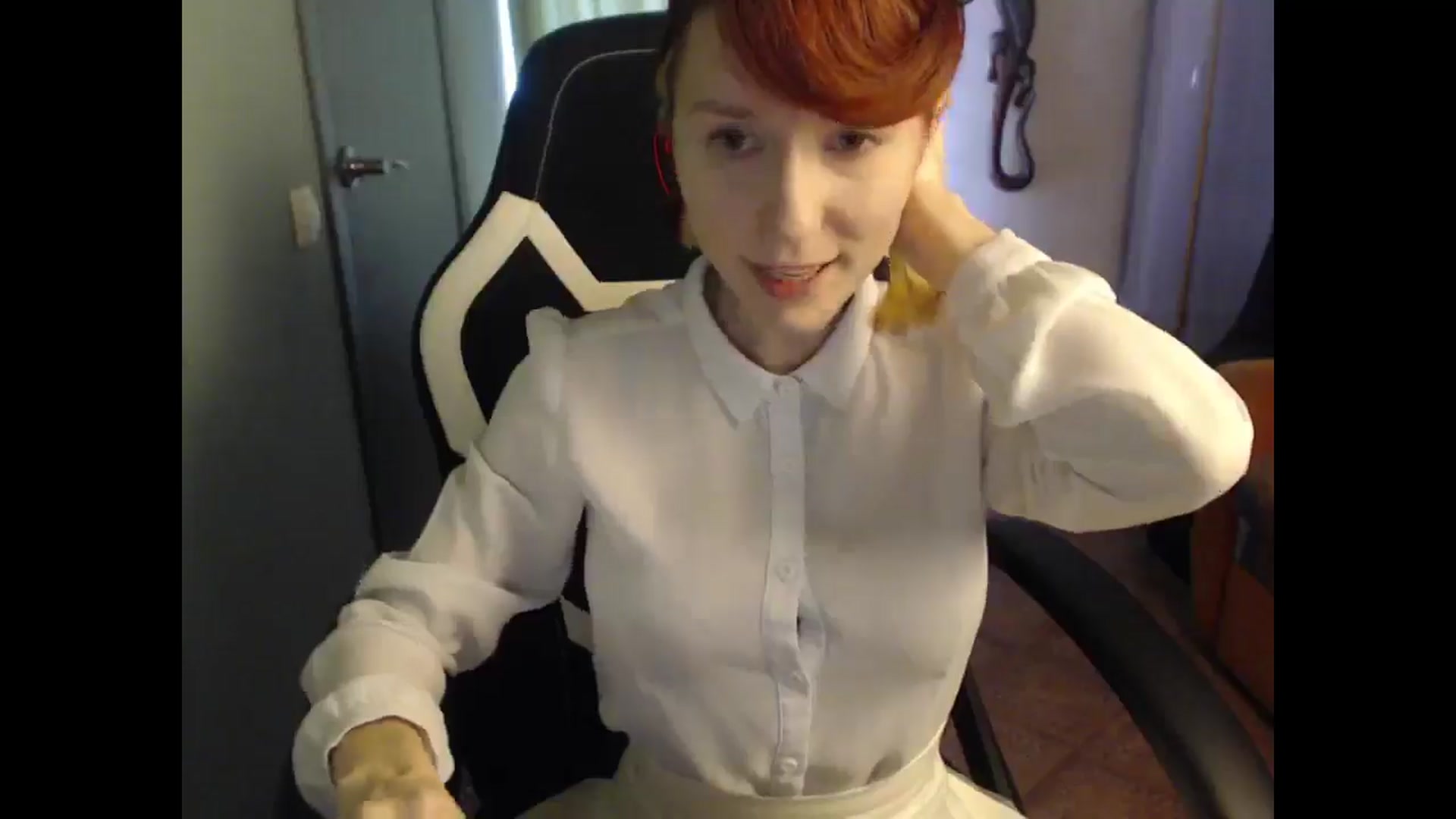 Gallery image thumbnail from NikiFoks18's myfreecams stream on, 04/14/2025, 08:40 image 8 of 20