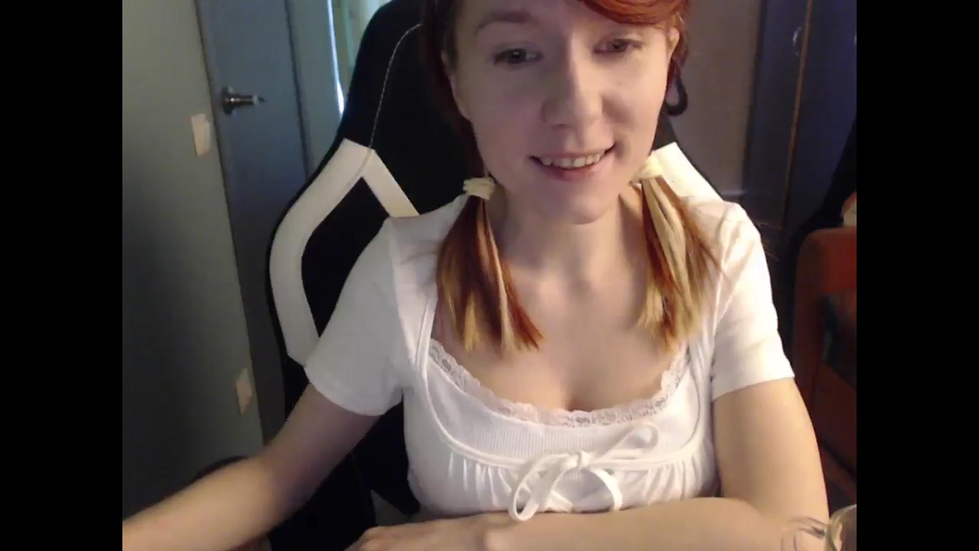 Gallery image thumbnail from NikiFoks18's myfreecams stream on, 04/15/2025, 07:22 image 20 of 20