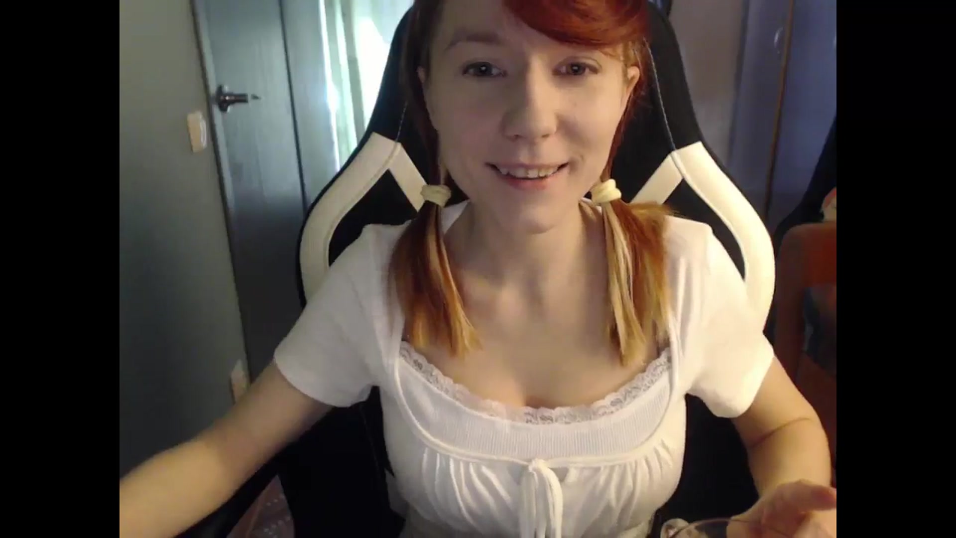 Gallery image thumbnail from NikiFoks18's myfreecams stream on, 04/15/2025, 07:22 image 2 of 20