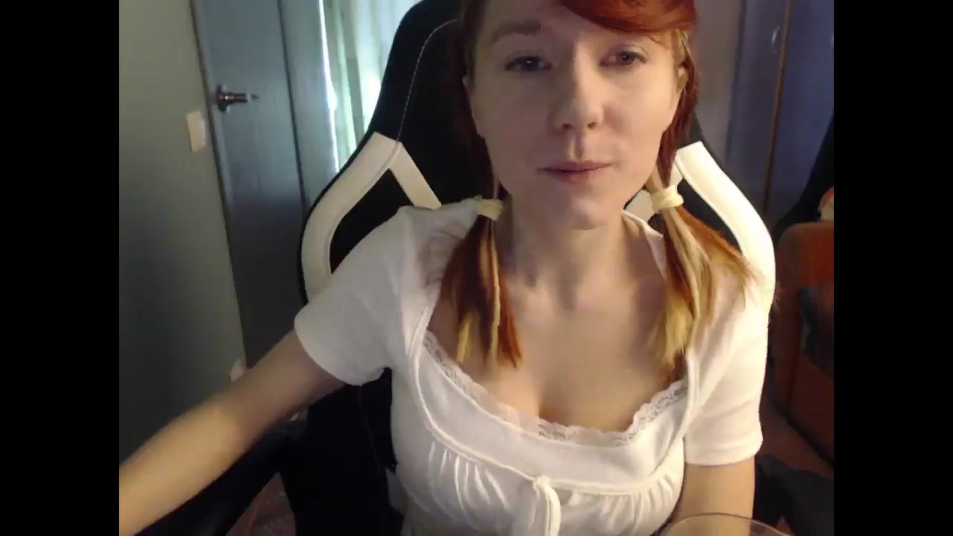 Gallery image thumbnail from NikiFoks18's myfreecams stream on, 04/15/2025, 07:22 image 8 of 20