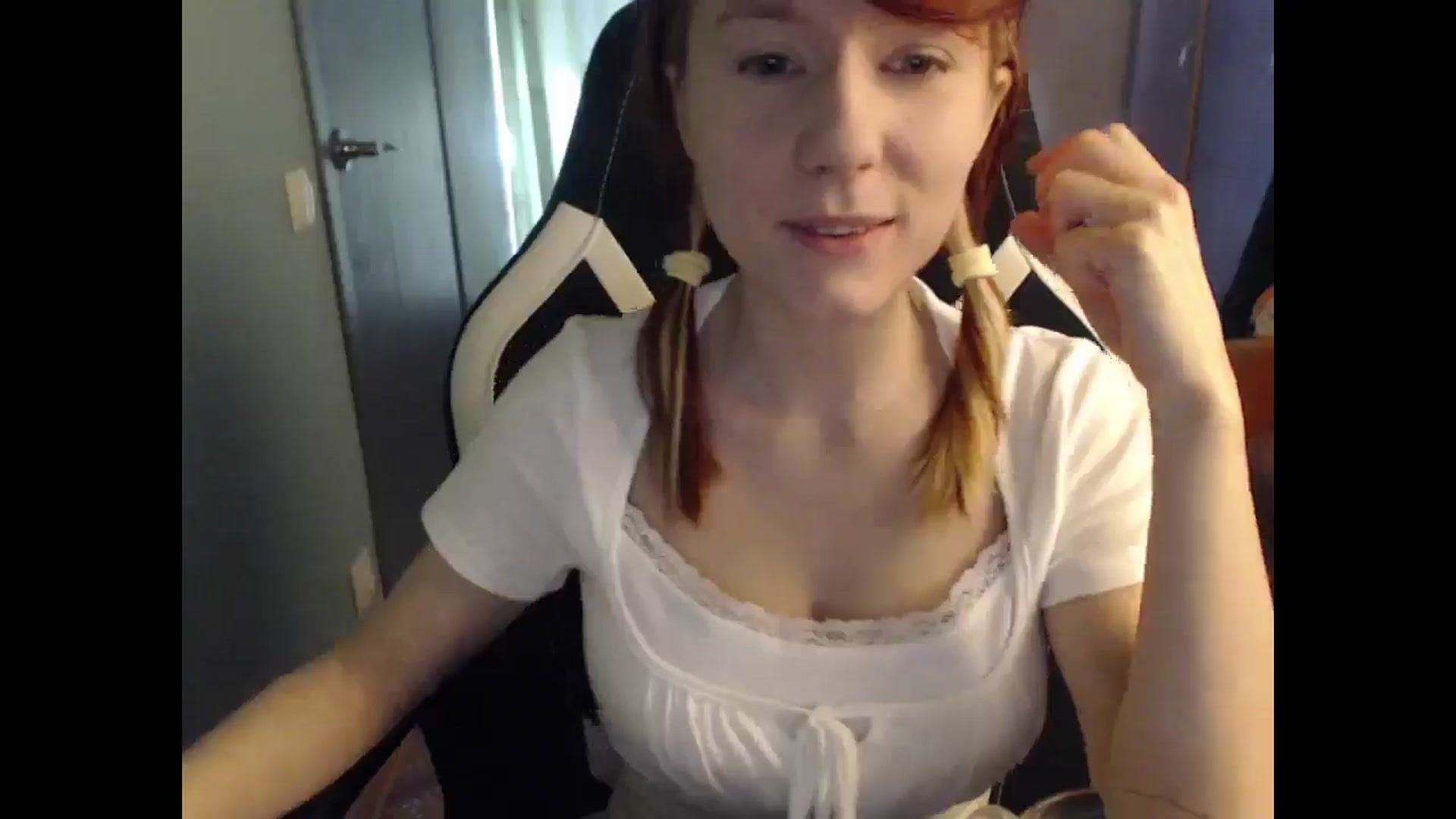 Gallery image thumbnail from NikiFoks18's myfreecams stream on, 04/15/2025, 07:22 image 5 of 20