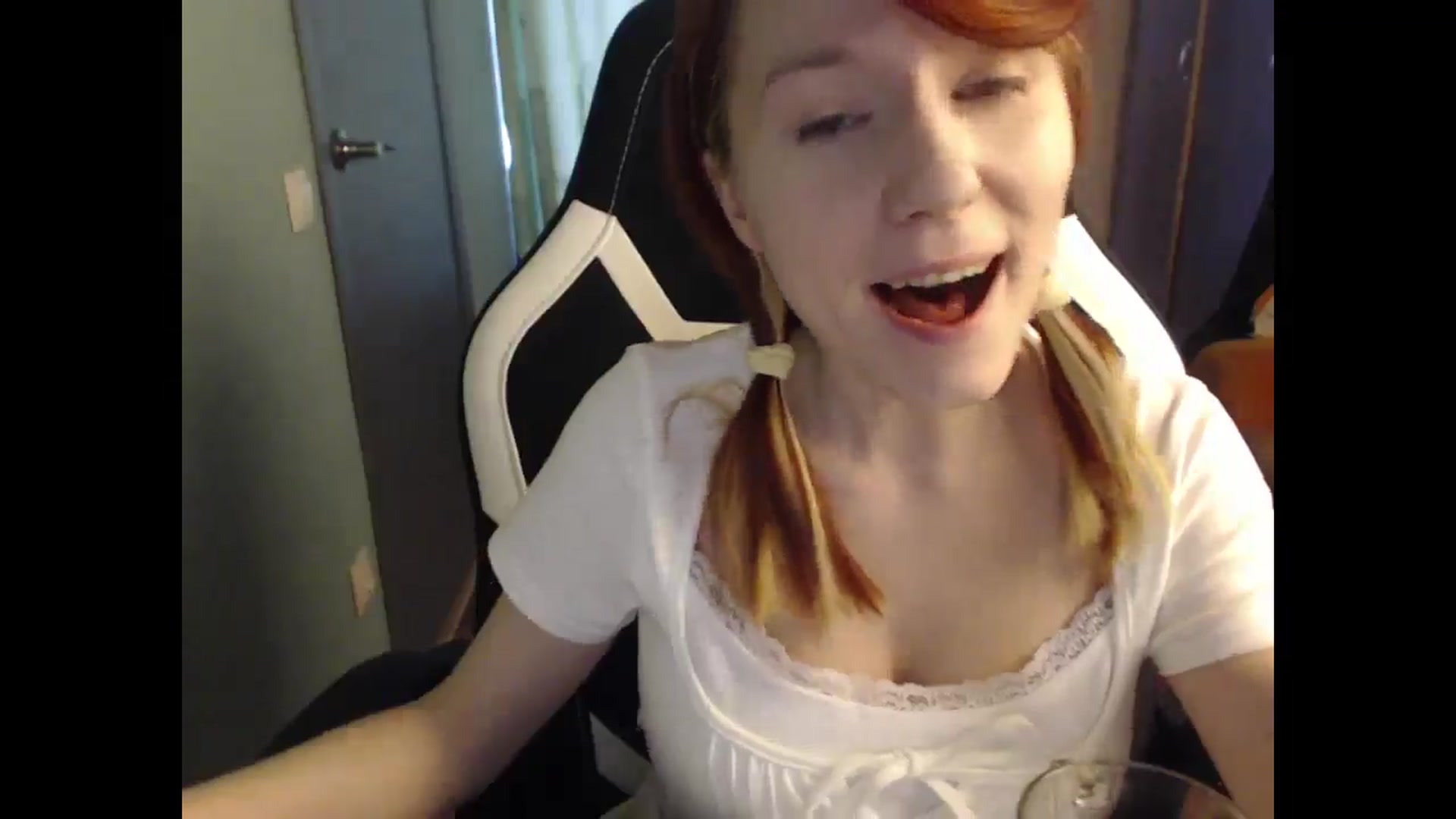 Gallery image thumbnail from NikiFoks18's myfreecams stream on, 04/15/2025, 07:22 image 19 of 20