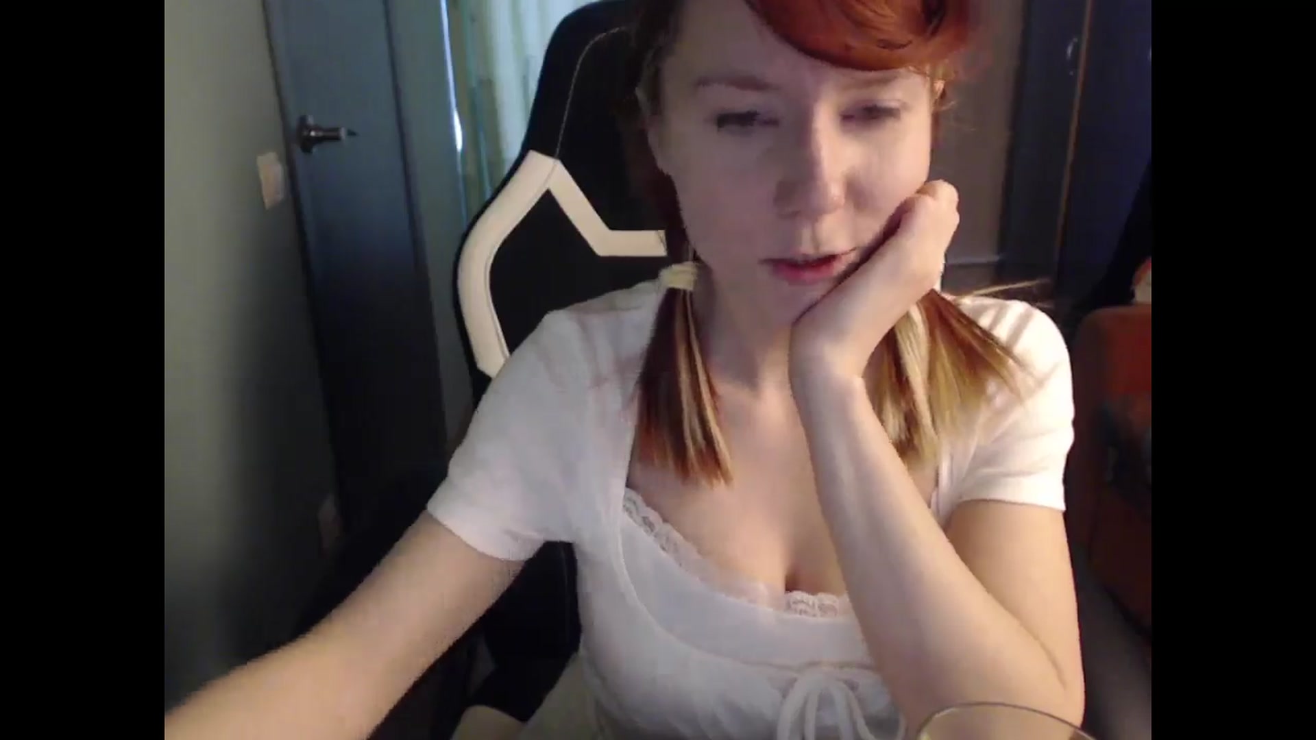 Gallery image thumbnail from NikiFoks18's myfreecams stream on, 04/15/2025, 11:21 image 20 of 20