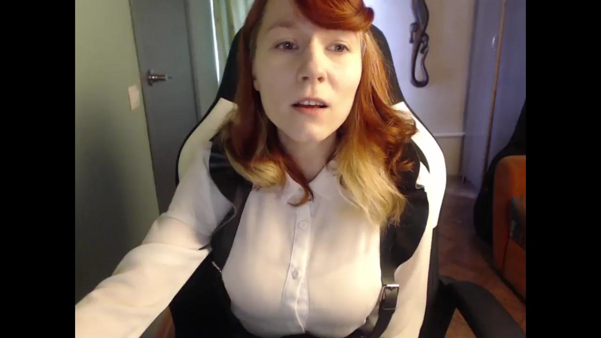 Gallery image thumbnail from NikiFoks18's myfreecams stream on, 04/18/2025, 07:27 image 5 of 20