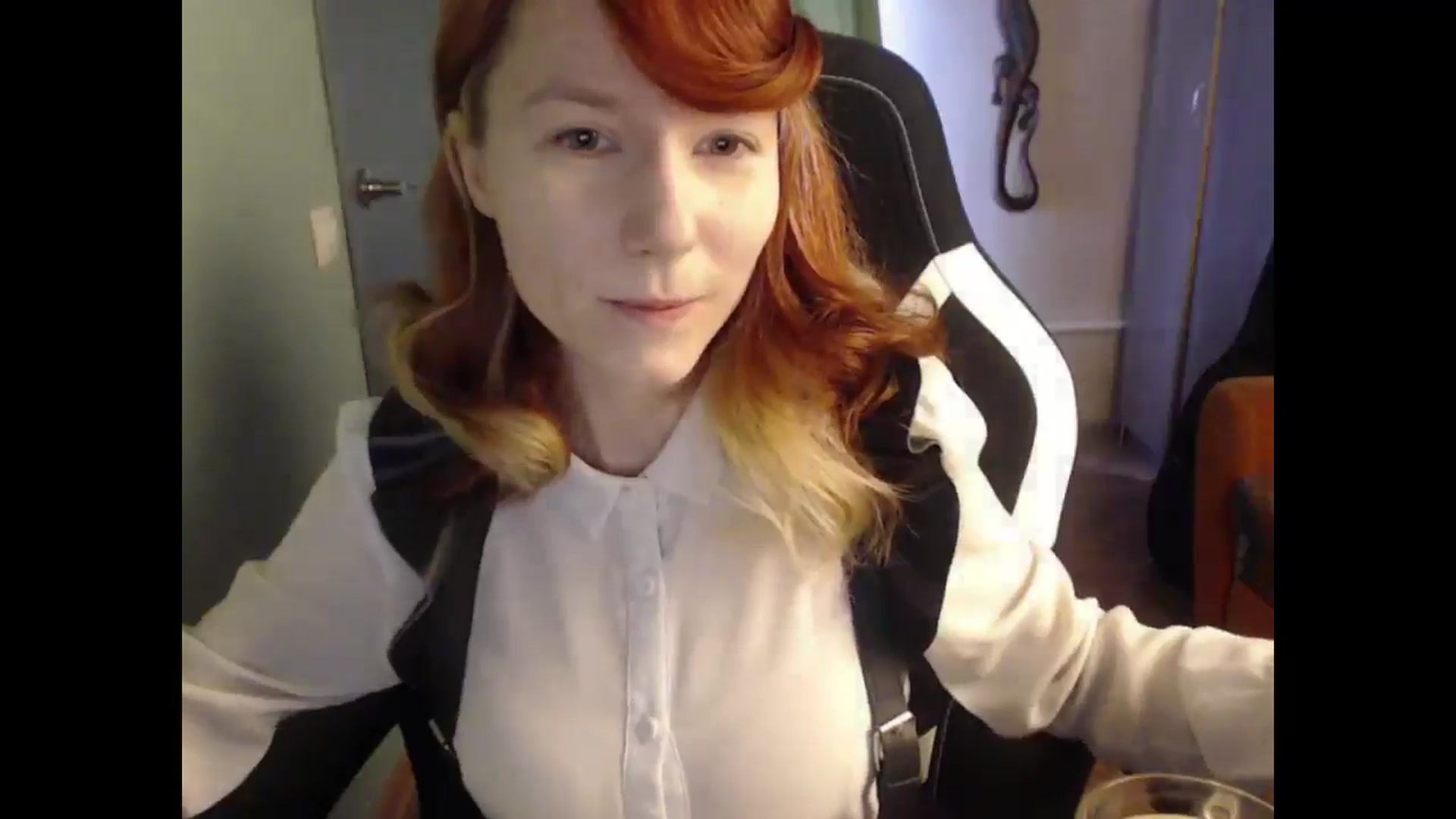Gallery image thumbnail from NikiFoks18's myfreecams stream on, 04/18/2025, 07:27 image 14 of 20