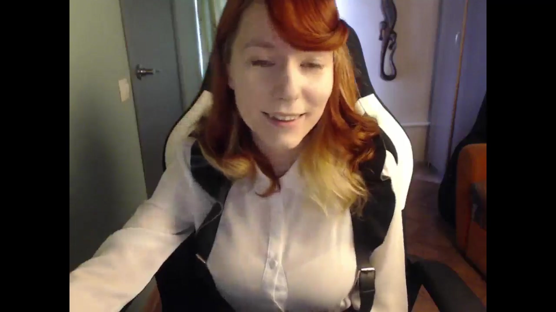 Gallery image thumbnail from NikiFoks18's myfreecams stream on, 04/18/2025, 07:27 image 4 of 20