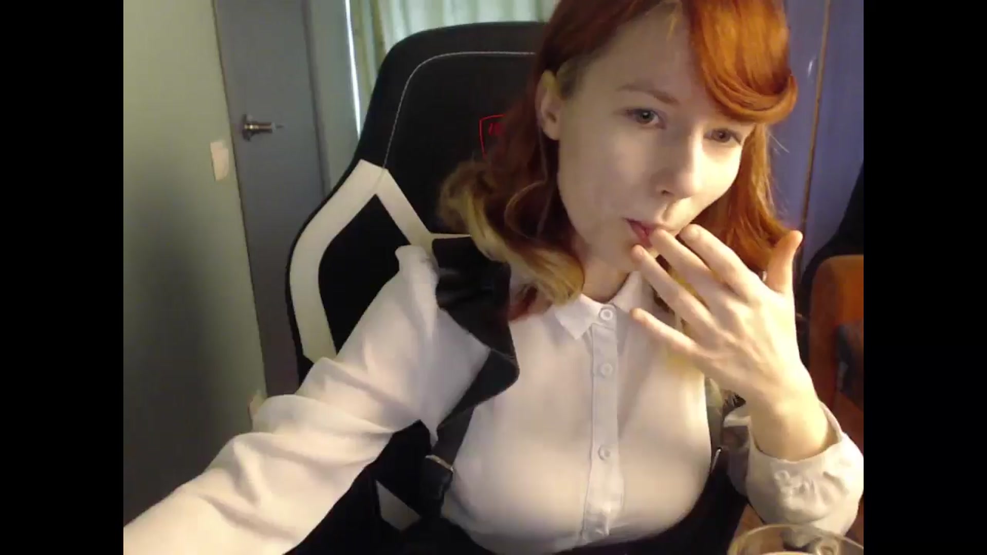 Gallery image thumbnail from NikiFoks18's myfreecams stream on, 04/18/2025, 07:27 image 15 of 20
