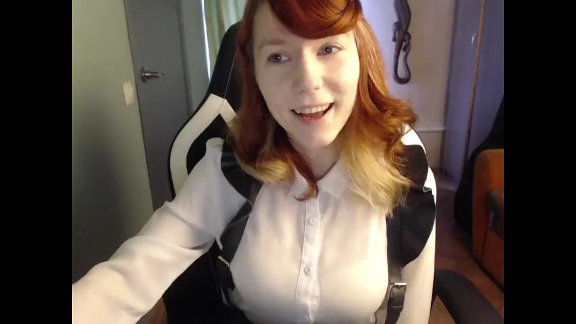Gallery image thumbnail from NikiFoks18's myfreecams stream on, 04/18/2025, 07:27 image 9 of 20