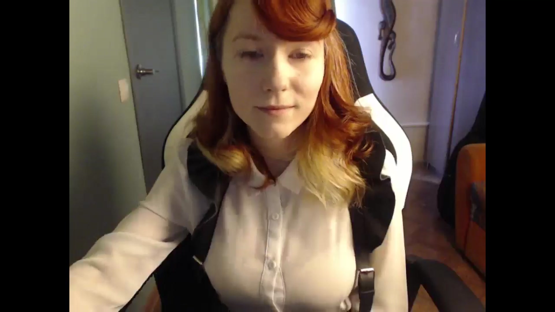 Gallery image thumbnail from NikiFoks18's myfreecams stream on, 04/18/2025, 07:27 image 3 of 20