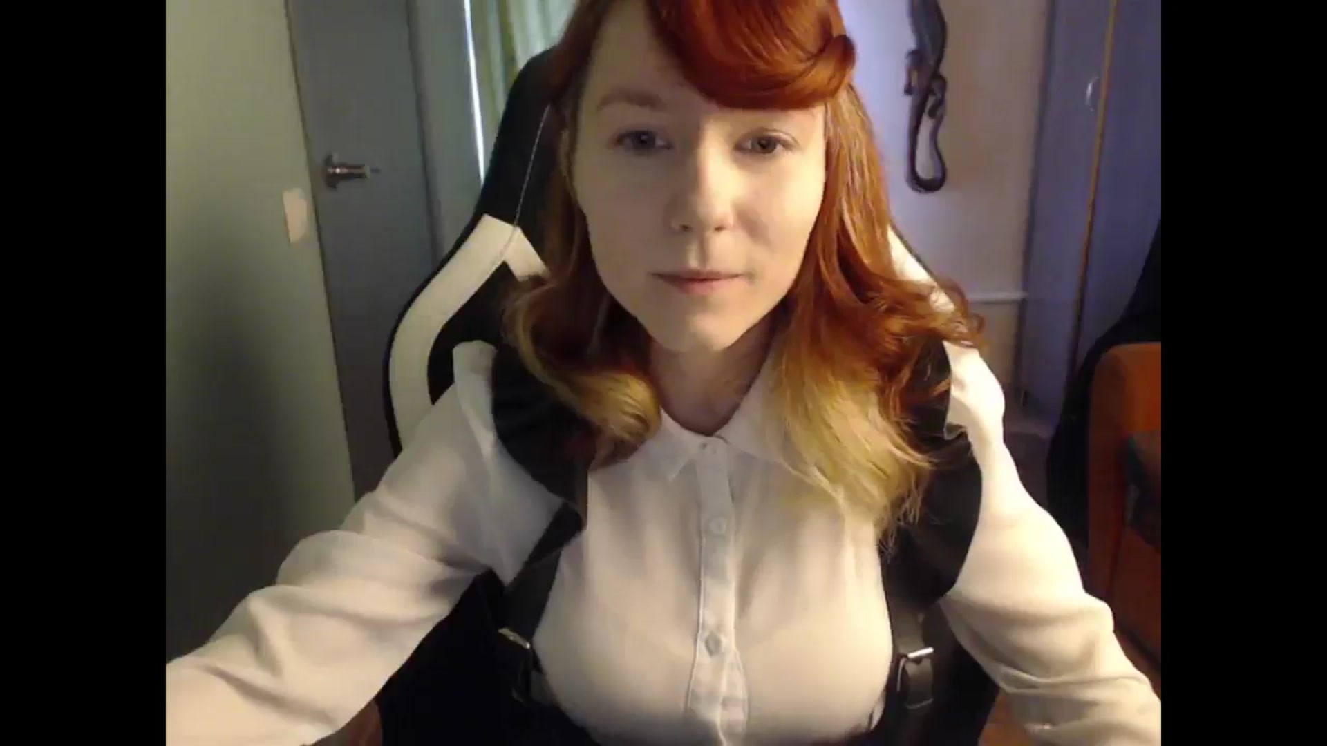 Gallery image thumbnail from NikiFoks18's myfreecams stream on, 04/18/2025, 07:27 image 17 of 20