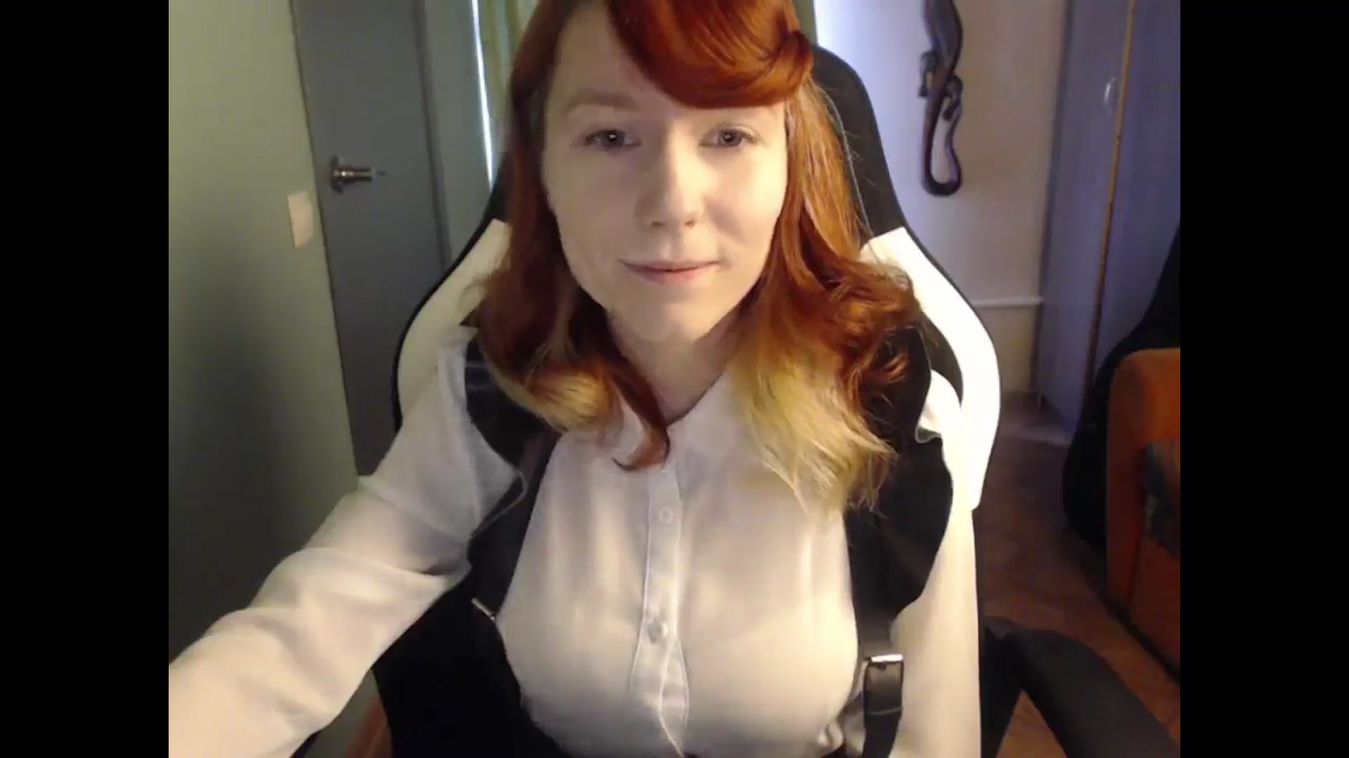 Gallery image thumbnail from NikiFoks18's myfreecams stream on, 04/18/2025, 07:27 image 10 of 20