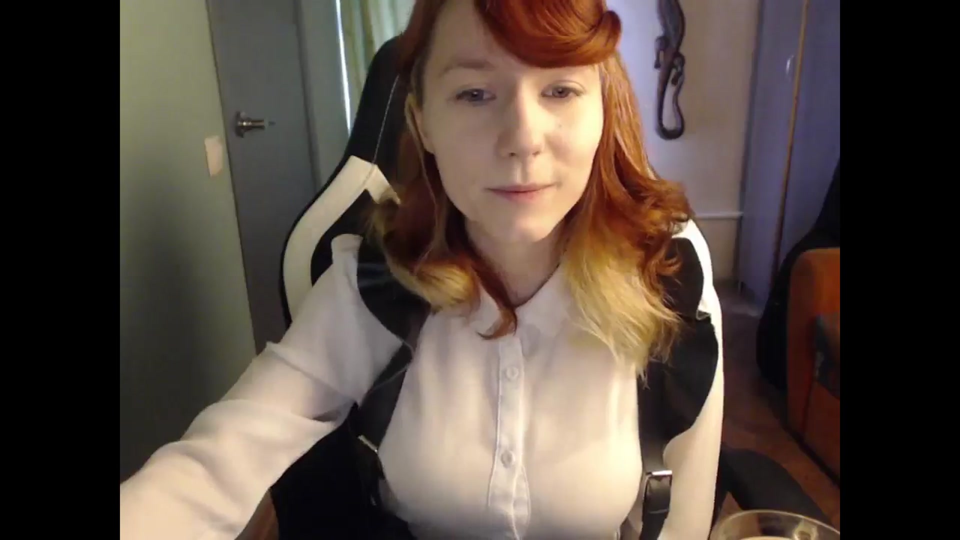 Gallery image thumbnail from NikiFoks18's myfreecams stream on, 04/18/2025, 07:27 image 11 of 20